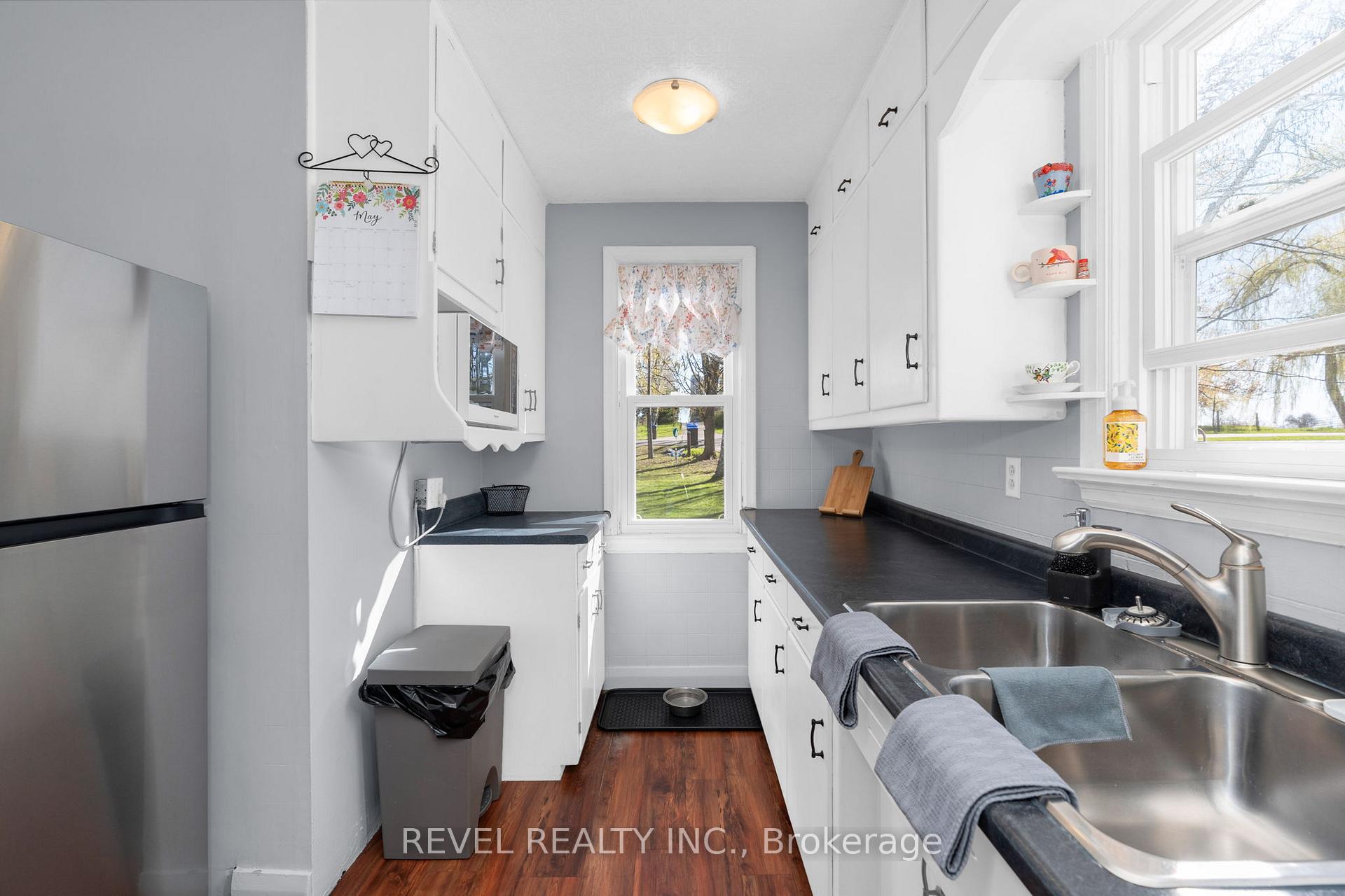 Photo 11 of 2940 Old Second Road S, Springwater, Midhurst — HOMEH
