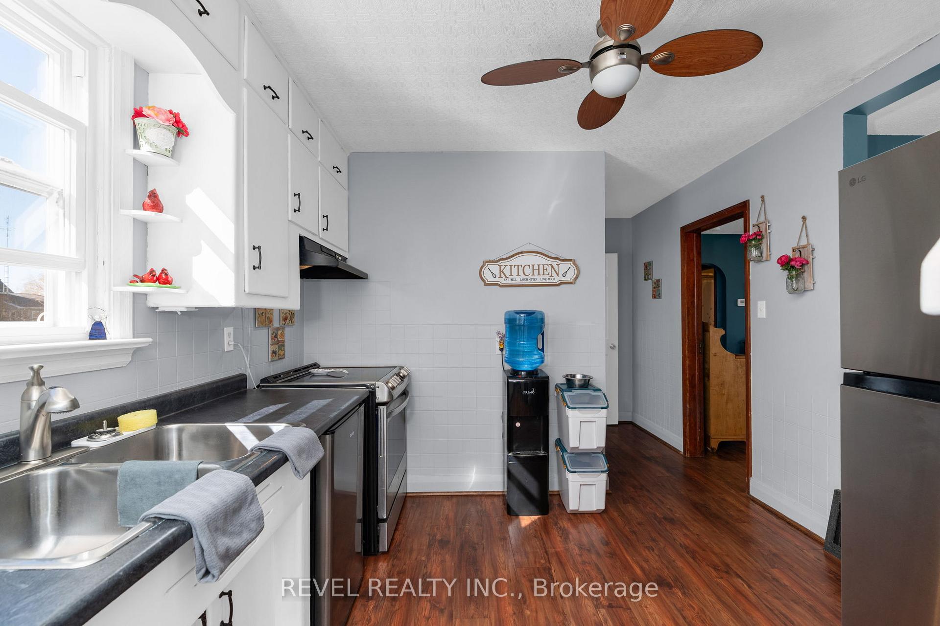 Photo 12 of 2940 Old Second Road S, Springwater, Midhurst — HOMEH
