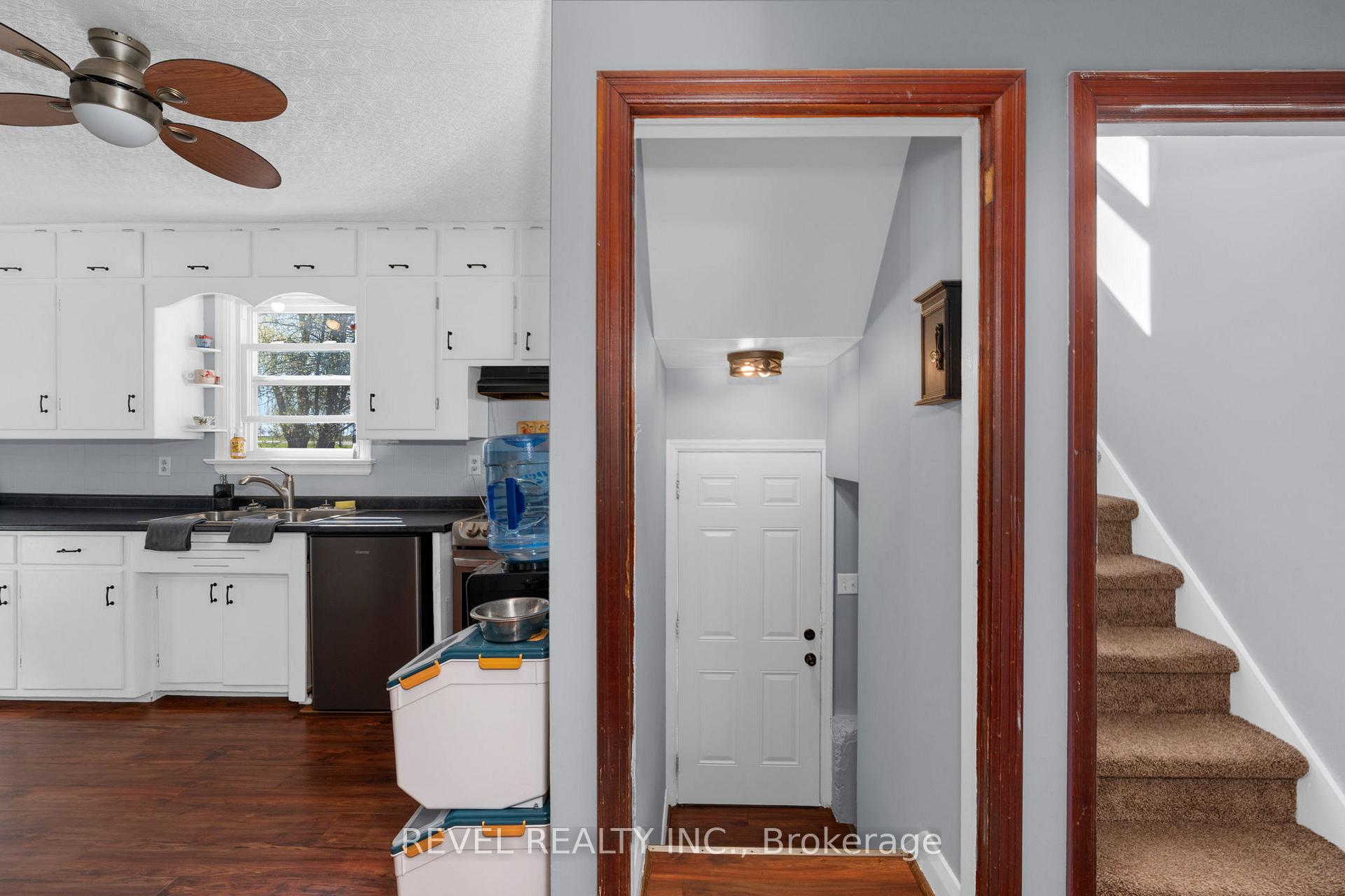 Photo 14 of 2940 Old Second Road S, Springwater, Midhurst — HOMEH