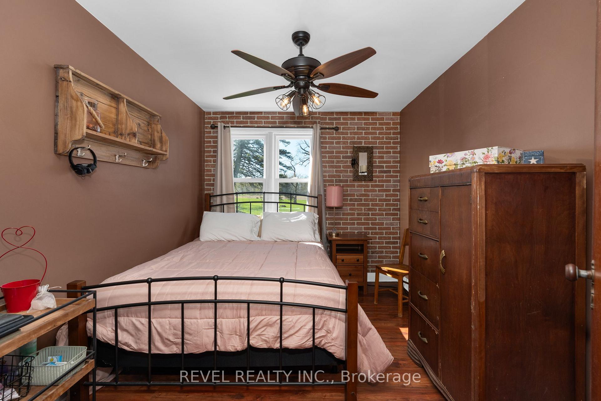Photo 16 of 2940 Old Second Road S, Springwater, Midhurst — HOMEH