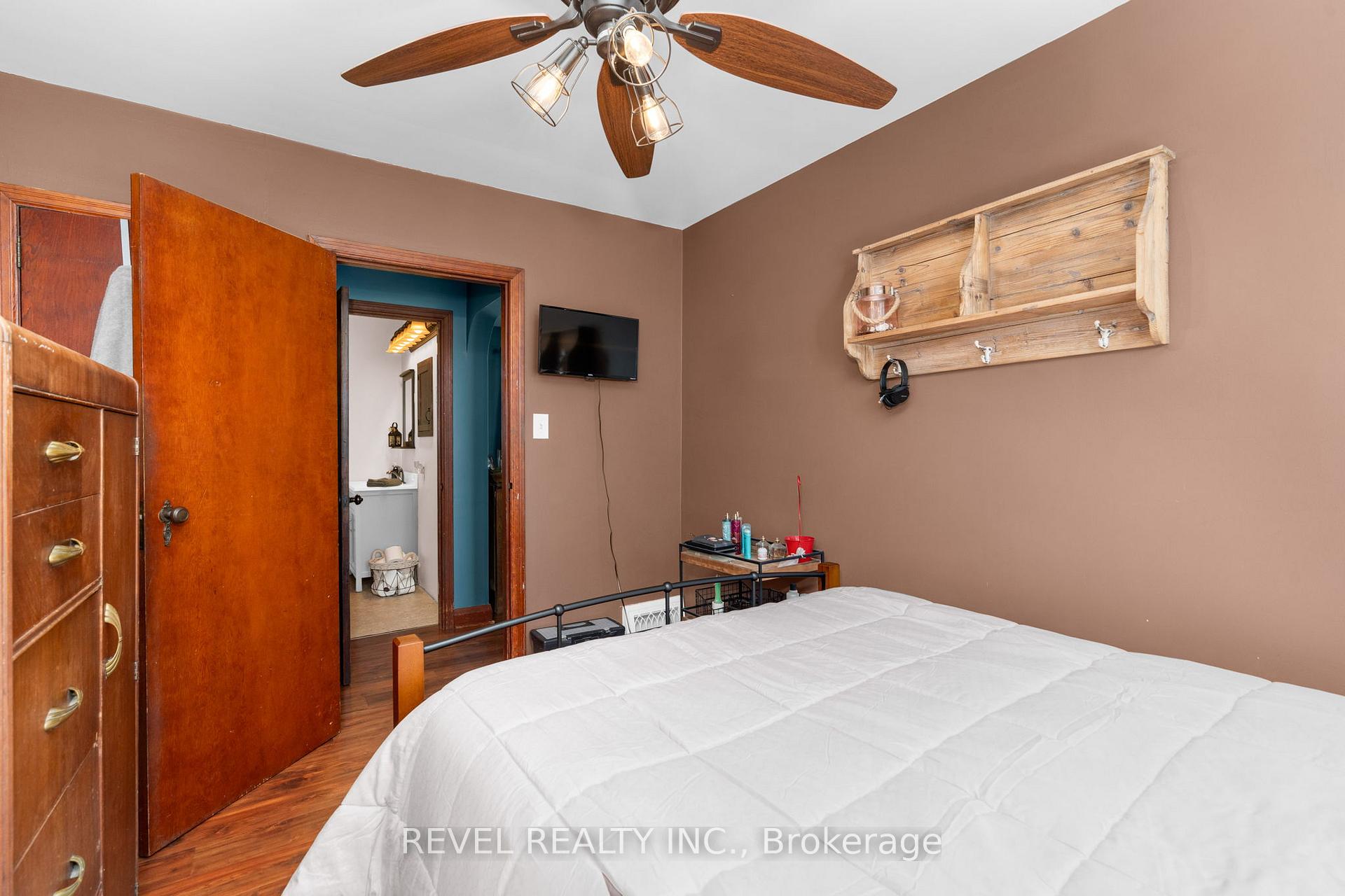 Photo 17 of 2940 Old Second Road S, Springwater, Midhurst — HOMEH