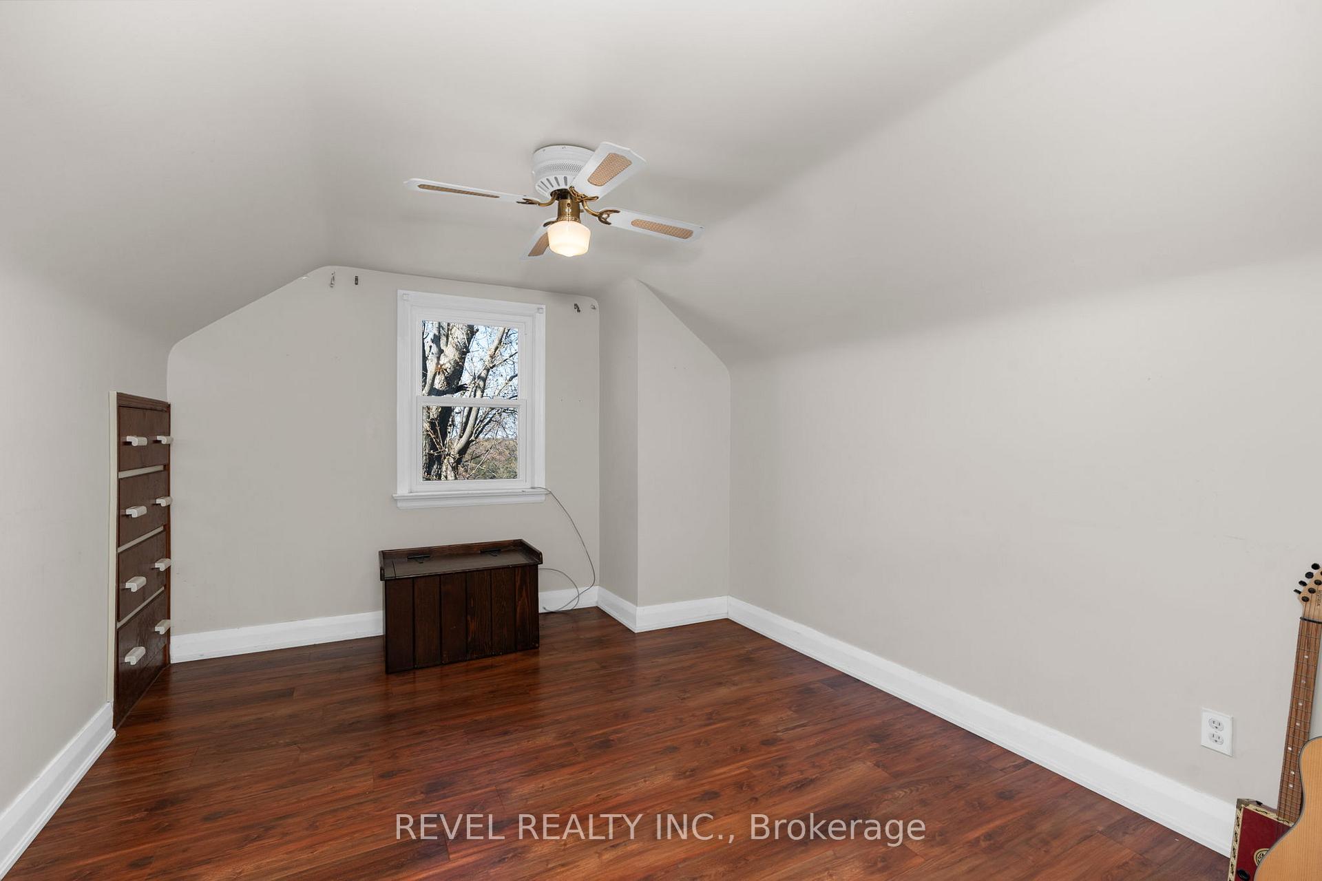 Photo 18 of 2940 Old Second Road S, Springwater, Midhurst — HOMEH