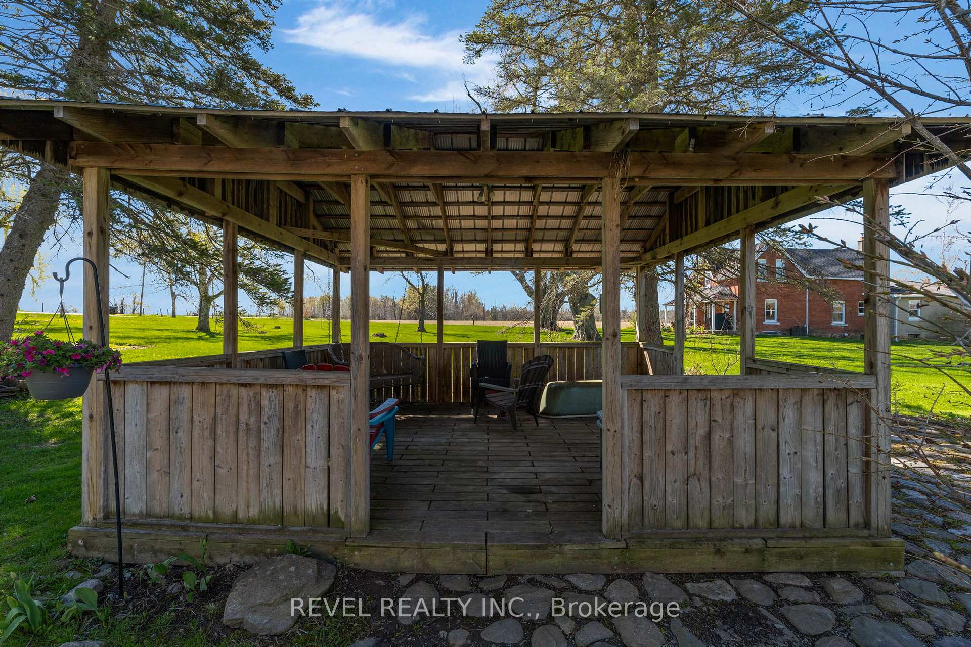 Photo 23 of 2940 Old Second Road S, Springwater, Midhurst — HOMEH