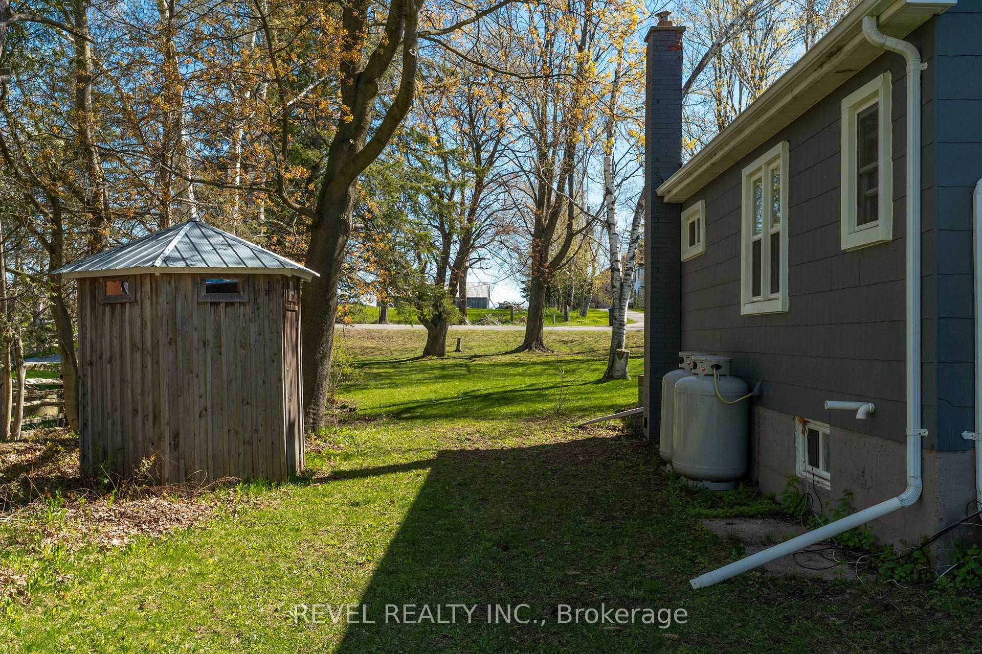 Photo 25 of 2940 Old Second Road S, Springwater, Midhurst — HOMEH