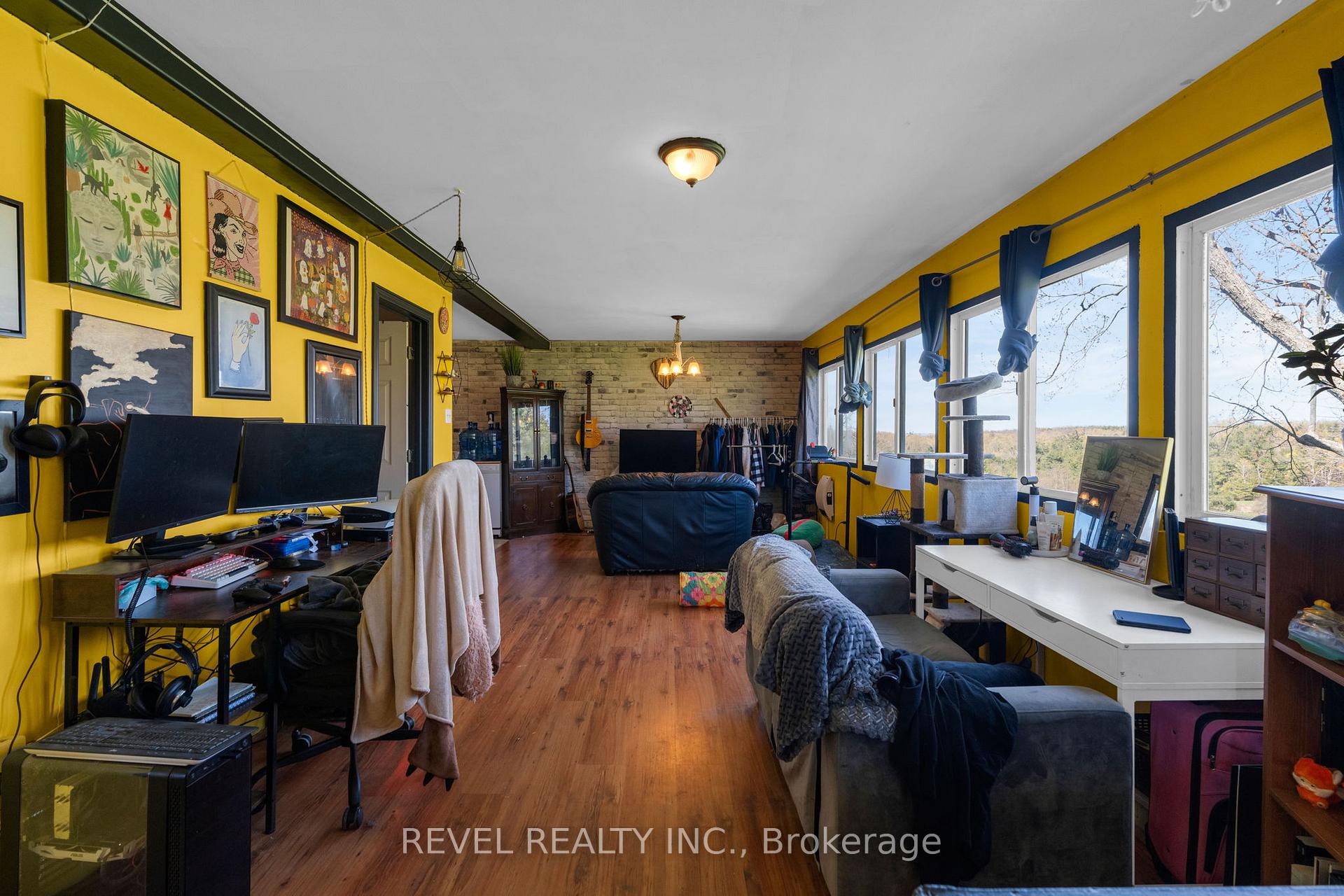 Photo 30 of 2940 Old Second Road S, Springwater, Midhurst — HOMEH