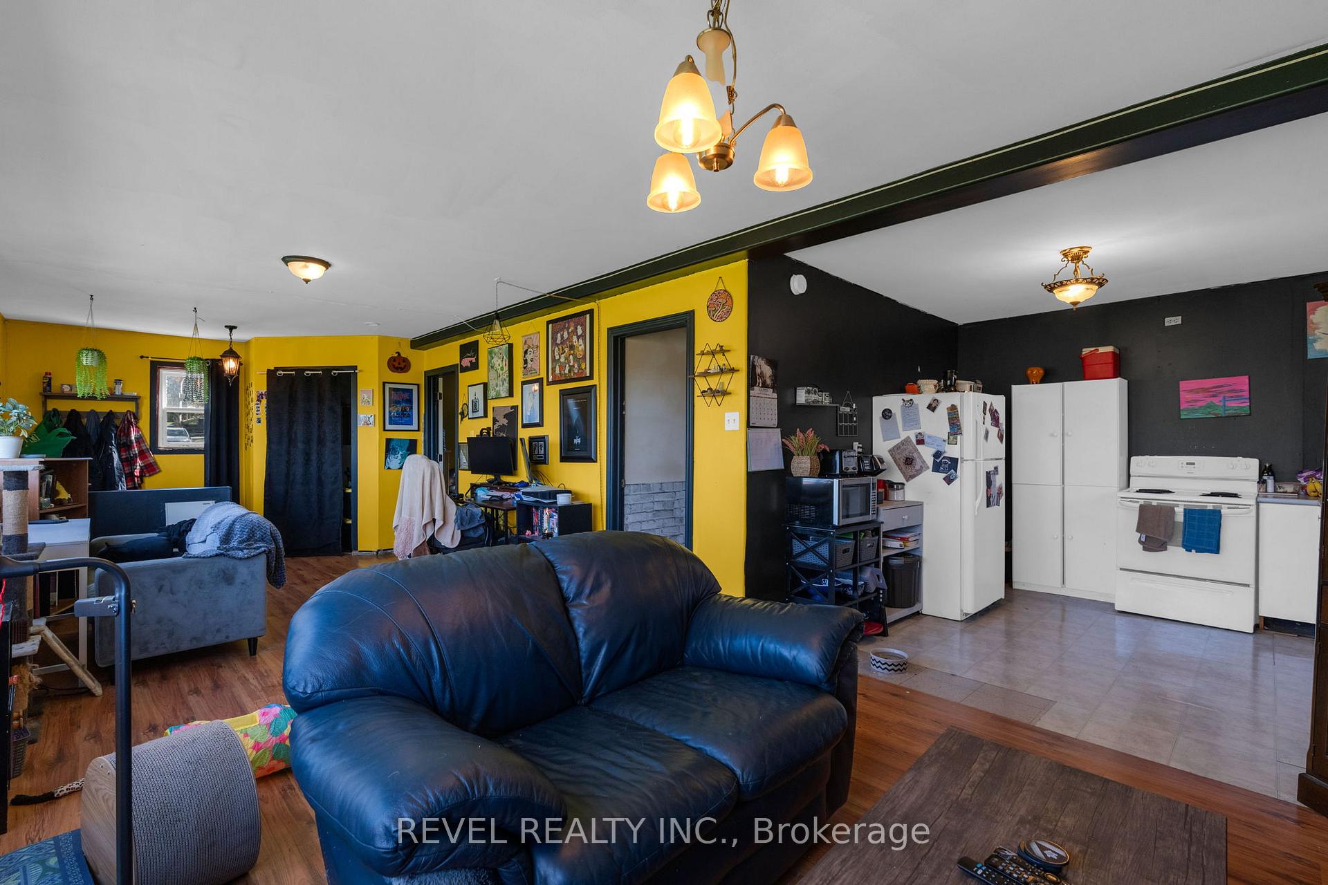 Photo 33 of 2940 Old Second Road S, Springwater, Midhurst — HOMEH