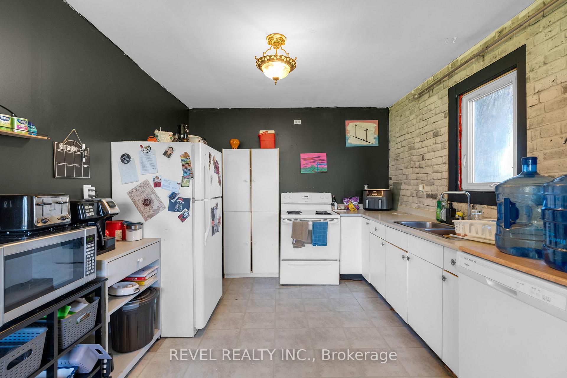 Photo 35 of 2940 Old Second Road S, Springwater, Midhurst — HOMEH