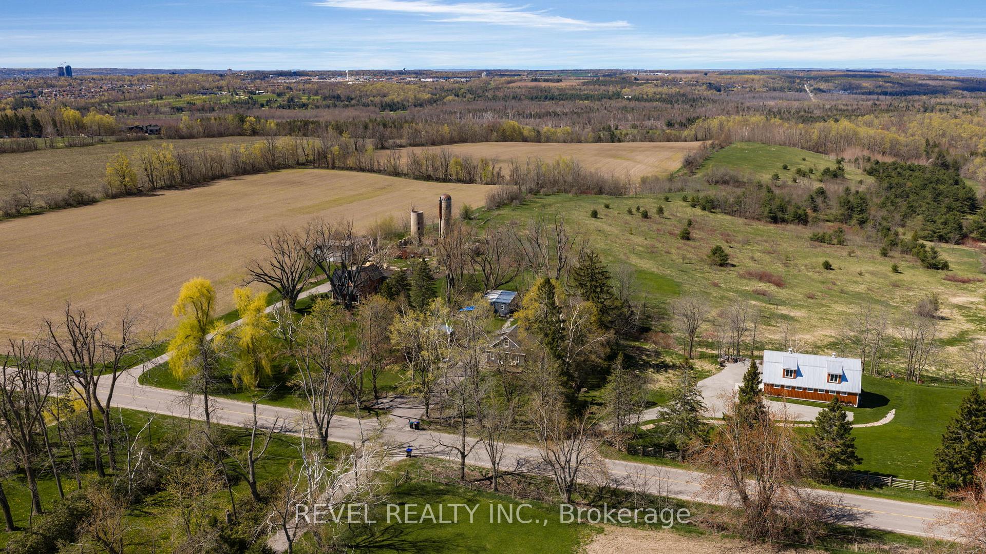 Photo 40 of 2940 Old Second Road S, Springwater, Midhurst — HOMEH
