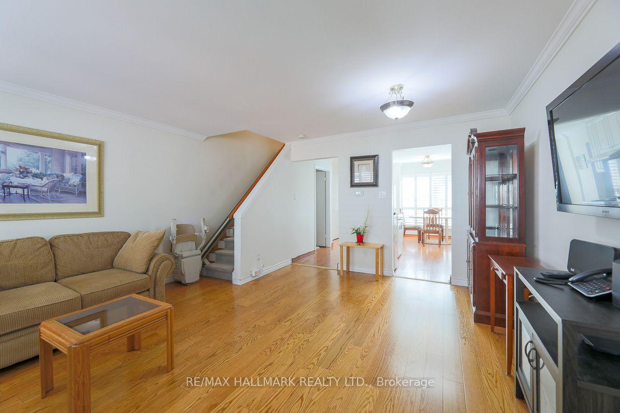 Photo 8 of Unit 1, 83 Rameau Drive, North York, Hillcrest Village — HOMEH