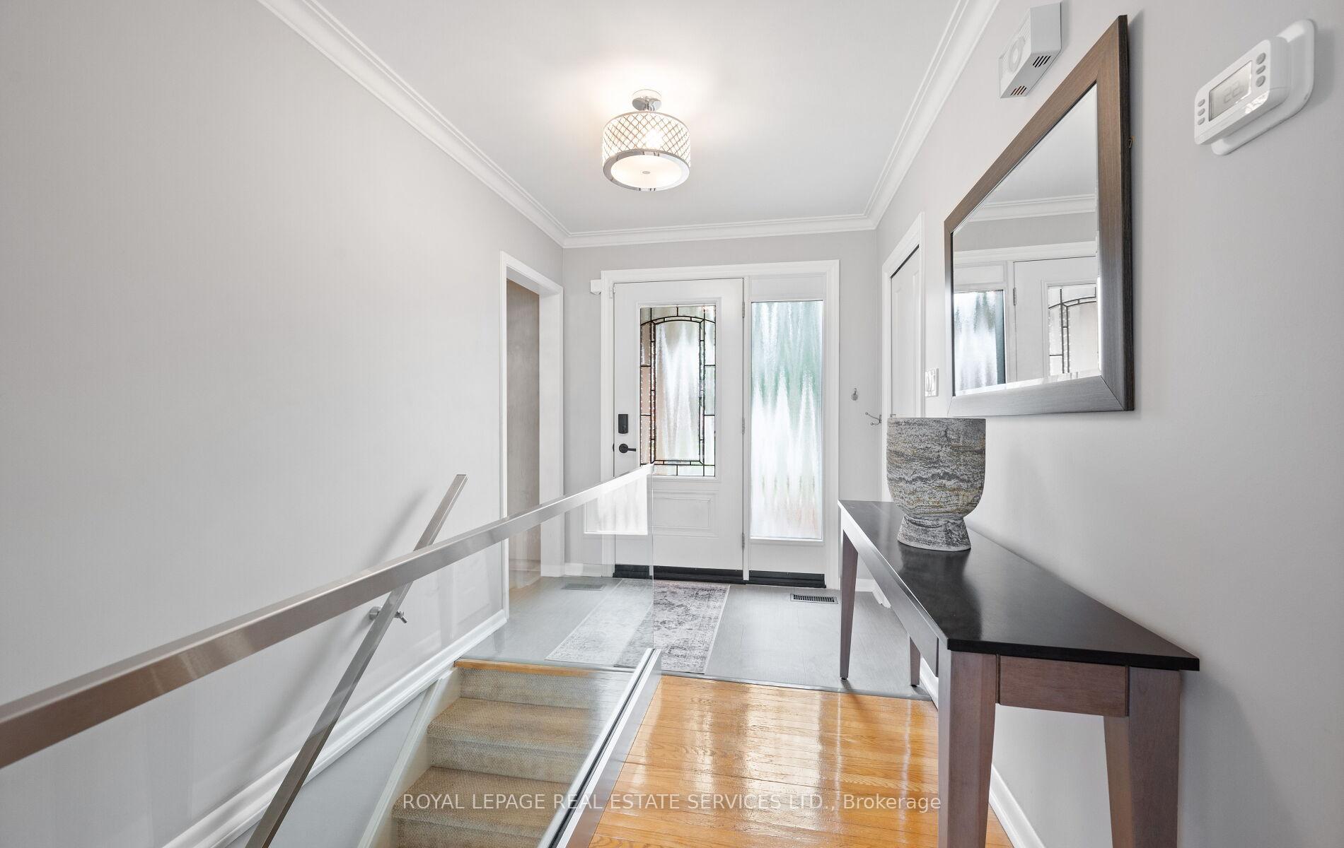 Photo 5 of 22 Arbroath Crescent, Etobicoke, Markland Wood — HOMEH
