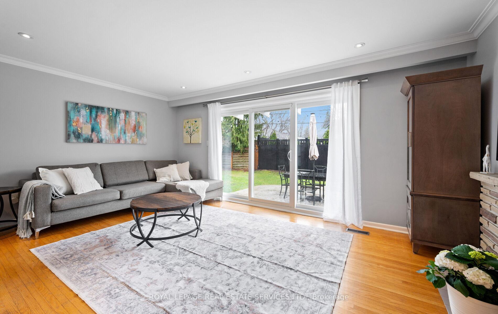 Photo 8 of 22 Arbroath Crescent, Etobicoke, Markland Wood — HOMEH