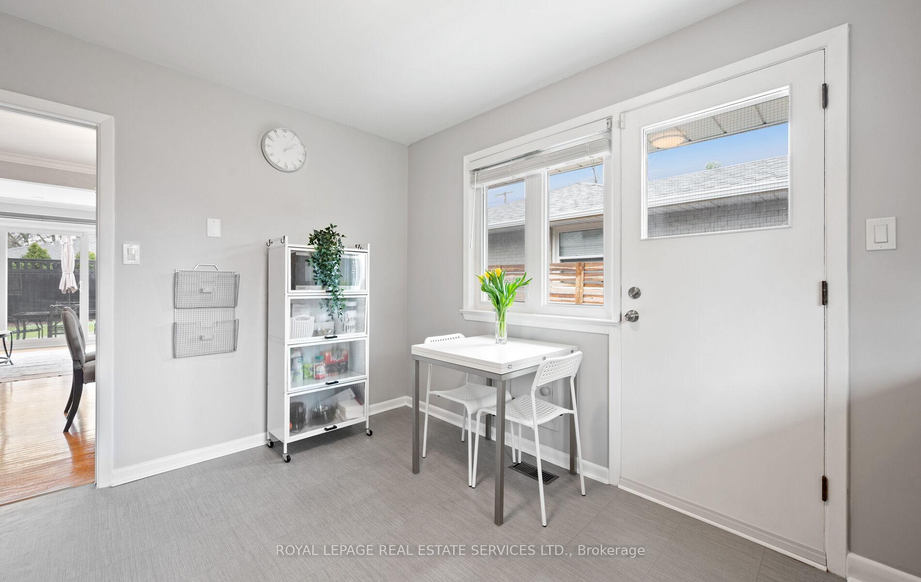 Photo 17 of 22 Arbroath Crescent, Etobicoke, Markland Wood — HOMEH