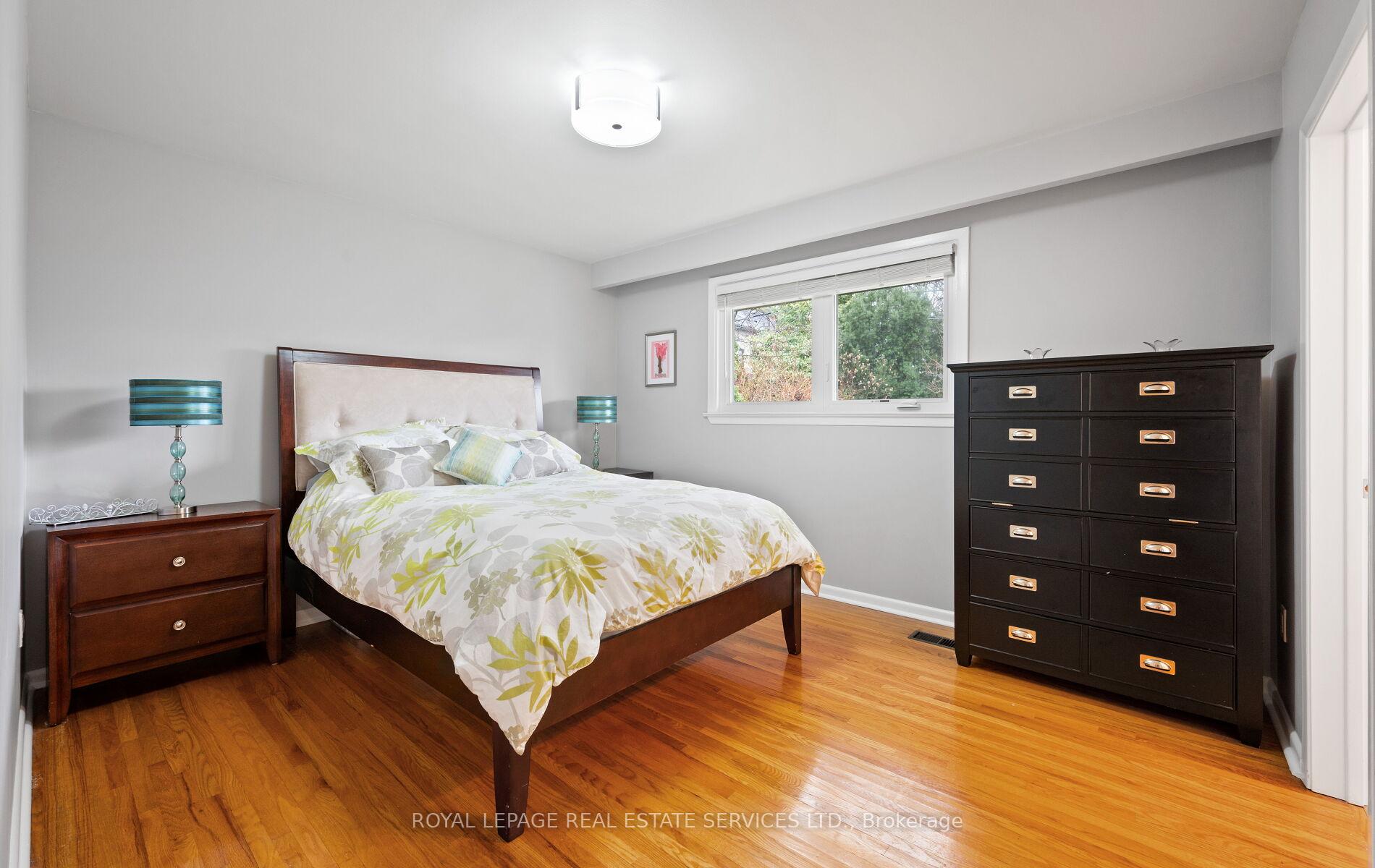 Photo 18 of 22 Arbroath Crescent, Etobicoke, Markland Wood — HOMEH