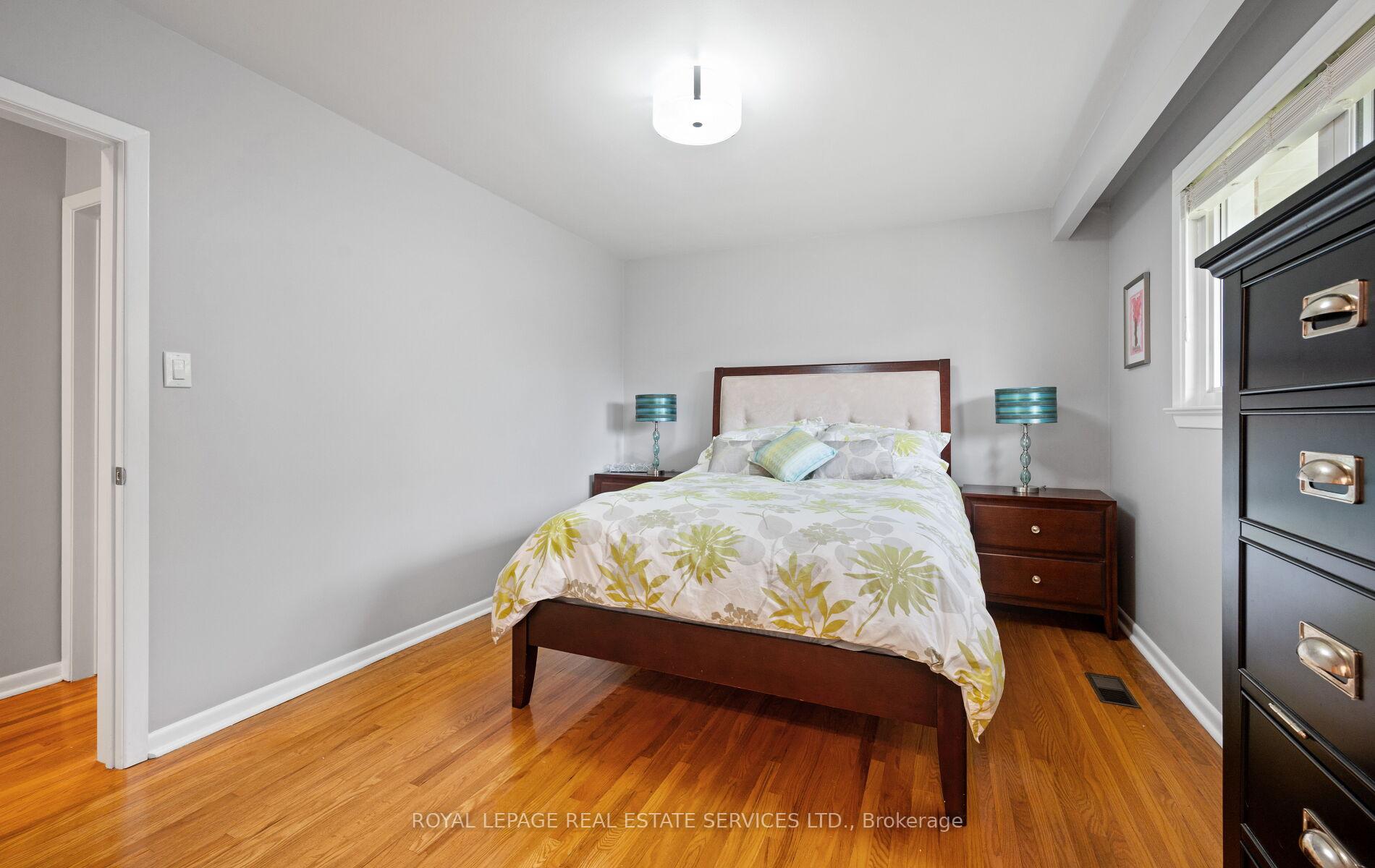 Photo 19 of 22 Arbroath Crescent, Etobicoke, Markland Wood — HOMEH
