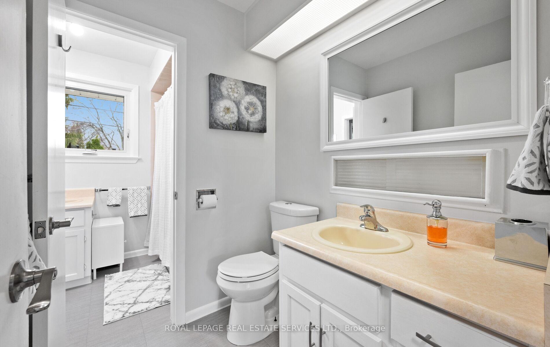 Photo 23 of 22 Arbroath Crescent, Etobicoke, Markland Wood — HOMEH