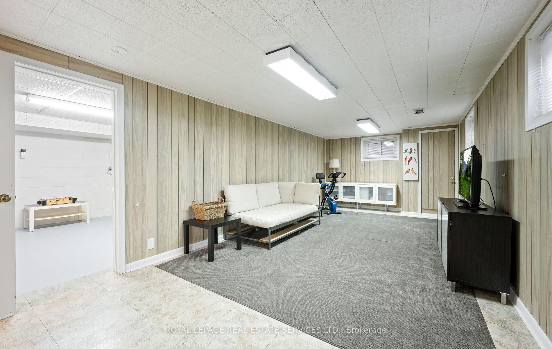 Photo 32 of 22 Arbroath Crescent, Etobicoke, Markland Wood — HOMEH