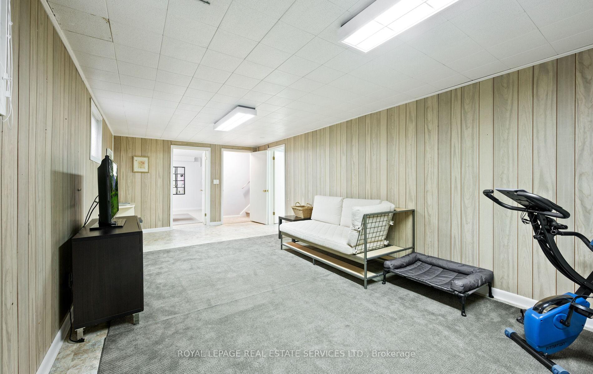 Photo 33 of 22 Arbroath Crescent, Etobicoke, Markland Wood — HOMEH
