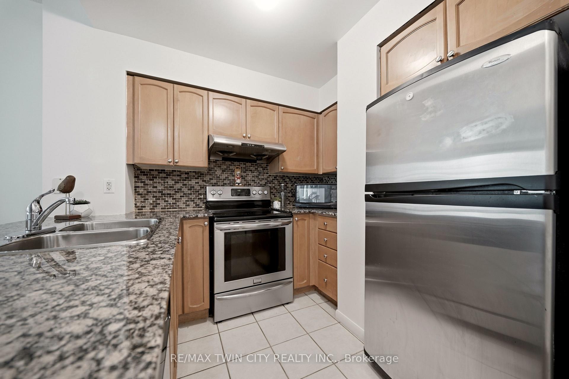 Photo 5 of Unit 2502, 231 Fort York Boulevard, Toronto, Niagara — HOMEH