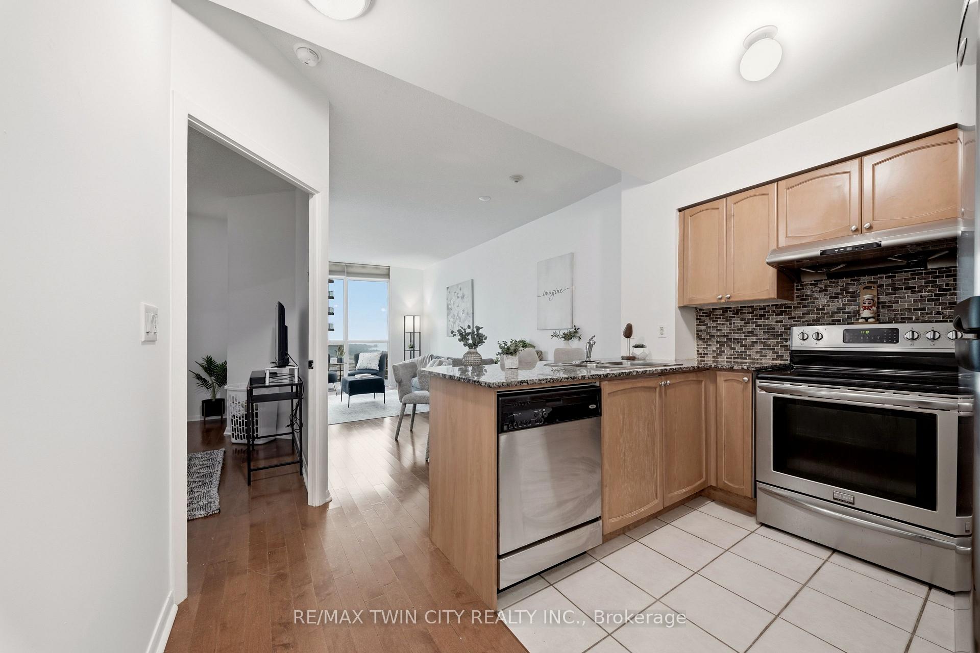 Photo 6 of Unit 2502, 231 Fort York Boulevard, Toronto, Niagara — HOMEH