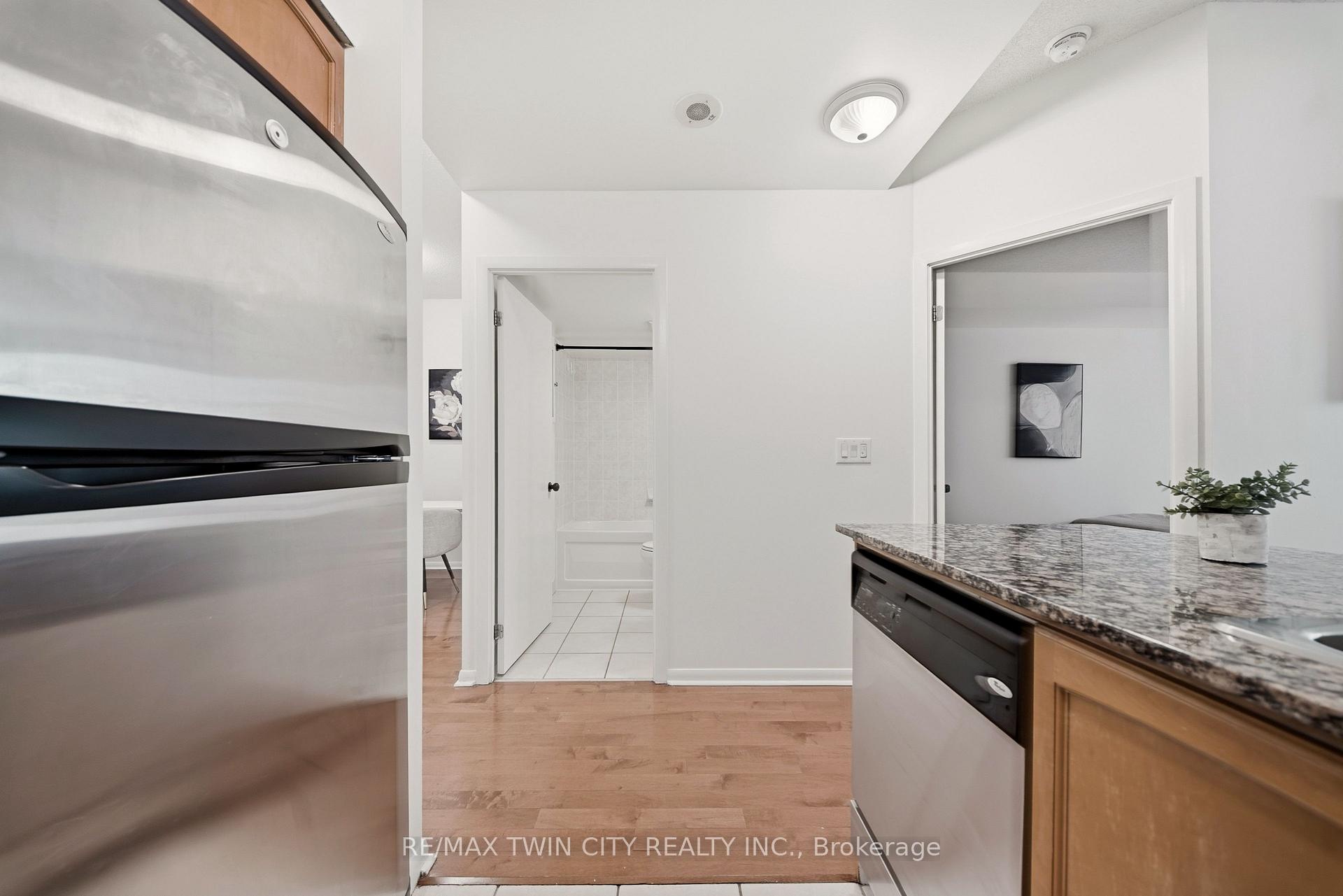 Photo 11 of Unit 2502, 231 Fort York Boulevard, Toronto, Niagara — HOMEH