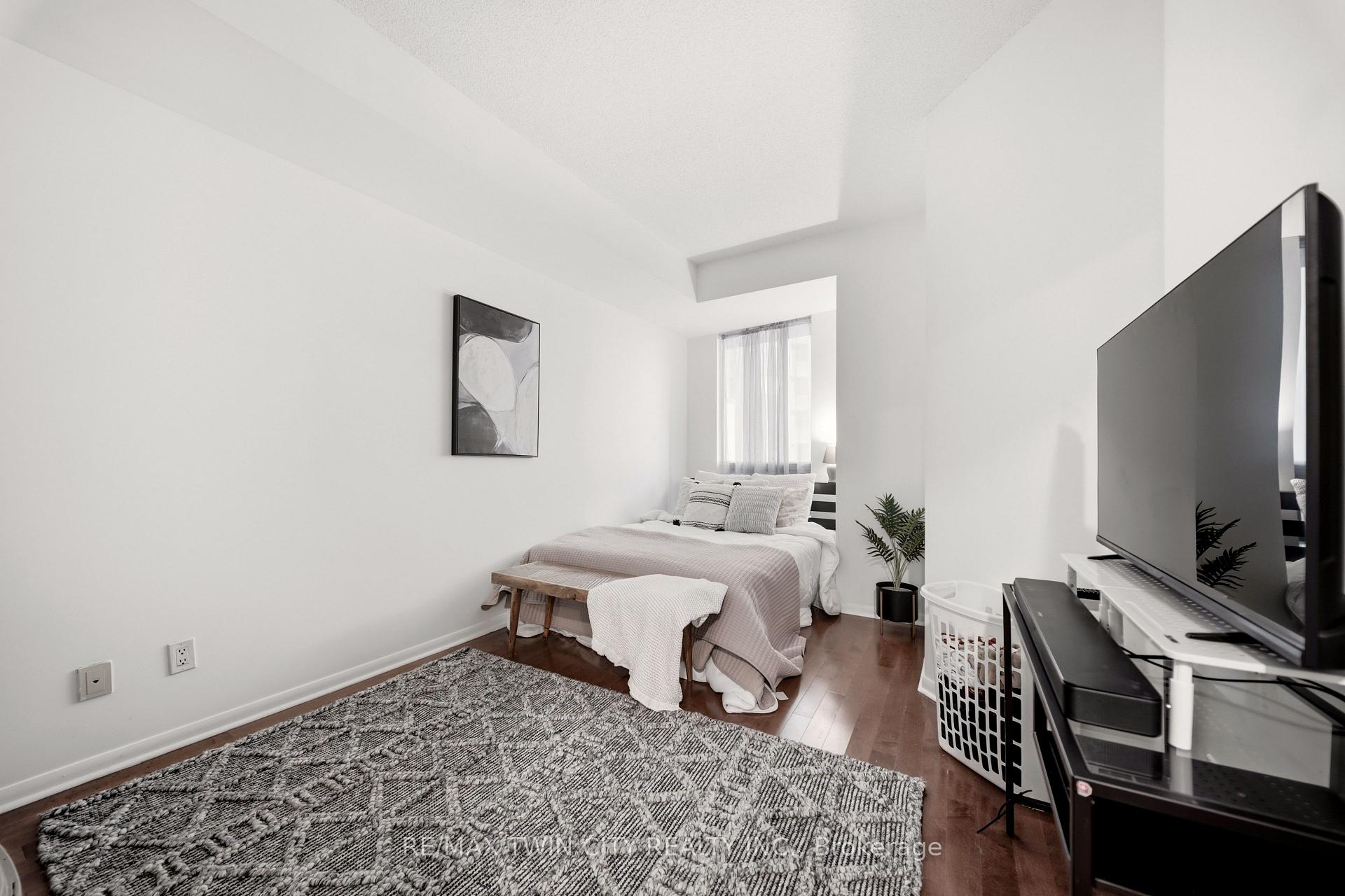 Photo 12 of Unit 2502, 231 Fort York Boulevard, Toronto, Niagara — HOMEH