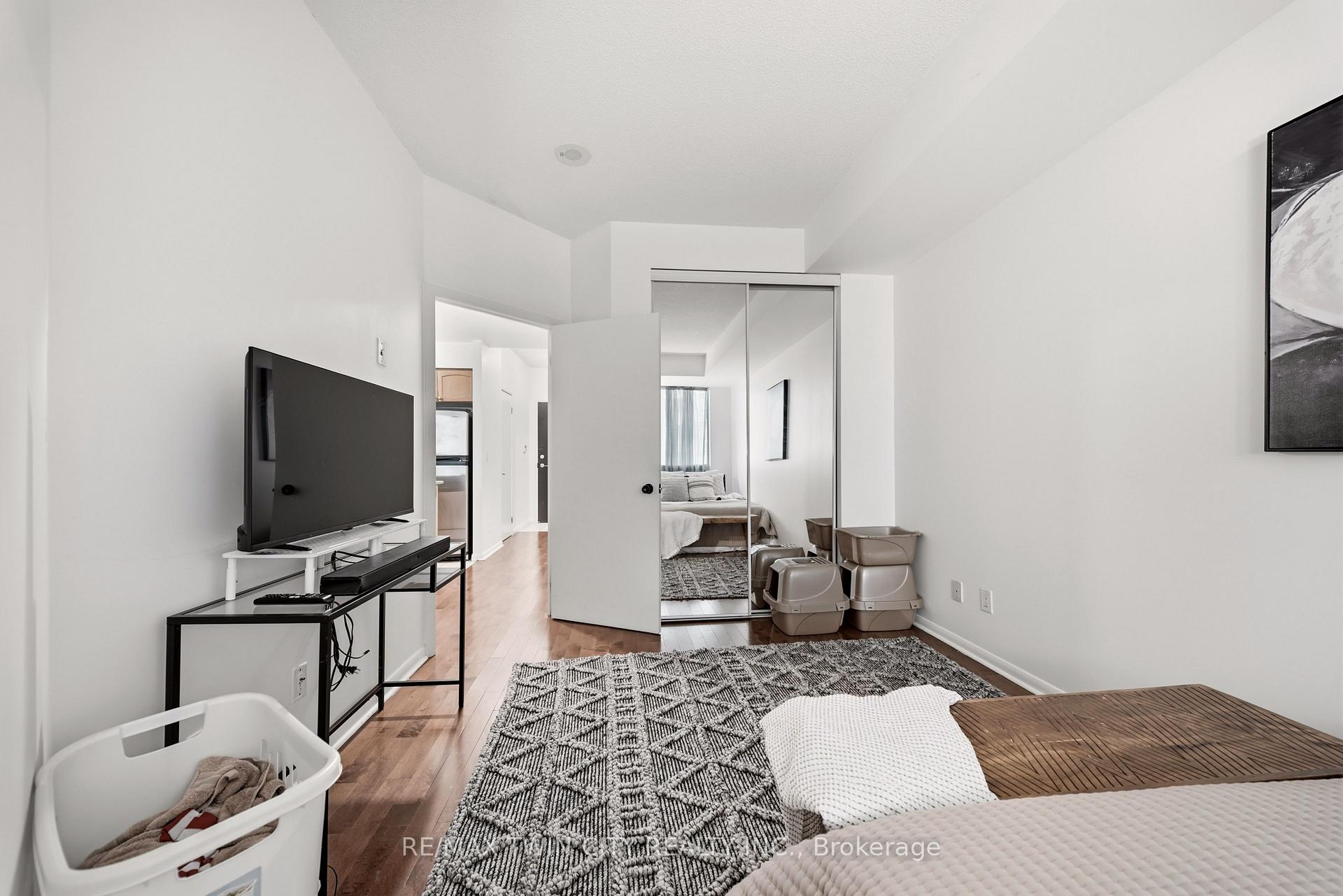 Photo 14 of Unit 2502, 231 Fort York Boulevard, Toronto, Niagara — HOMEH