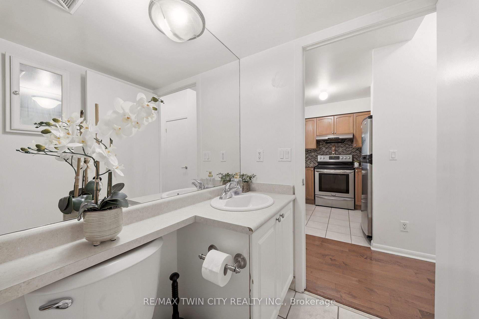 Photo 16 of Unit 2502, 231 Fort York Boulevard, Toronto, Niagara — HOMEH