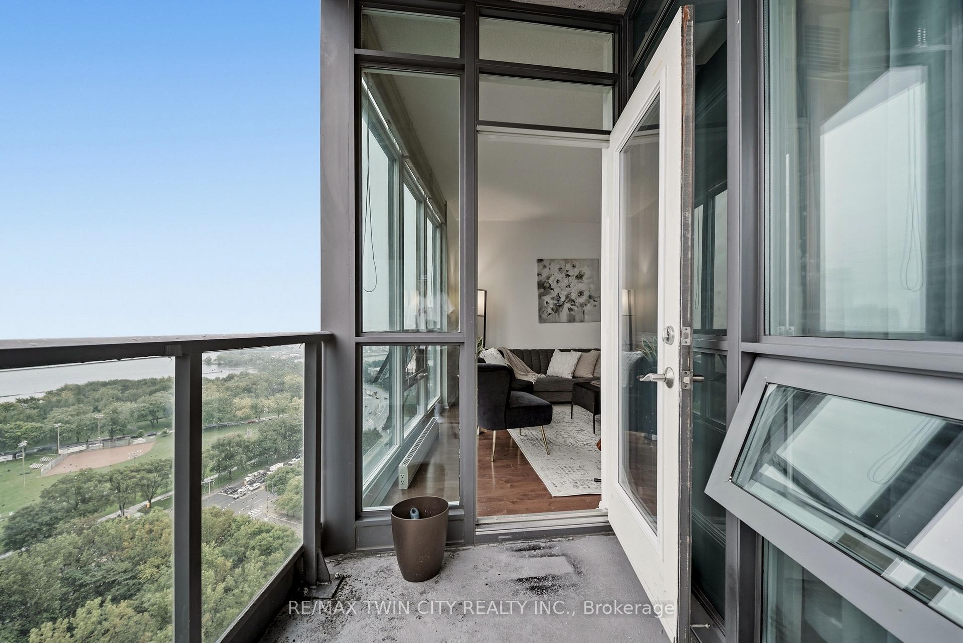 Photo 18 of Unit 2502, 231 Fort York Boulevard, Toronto, Niagara — HOMEH