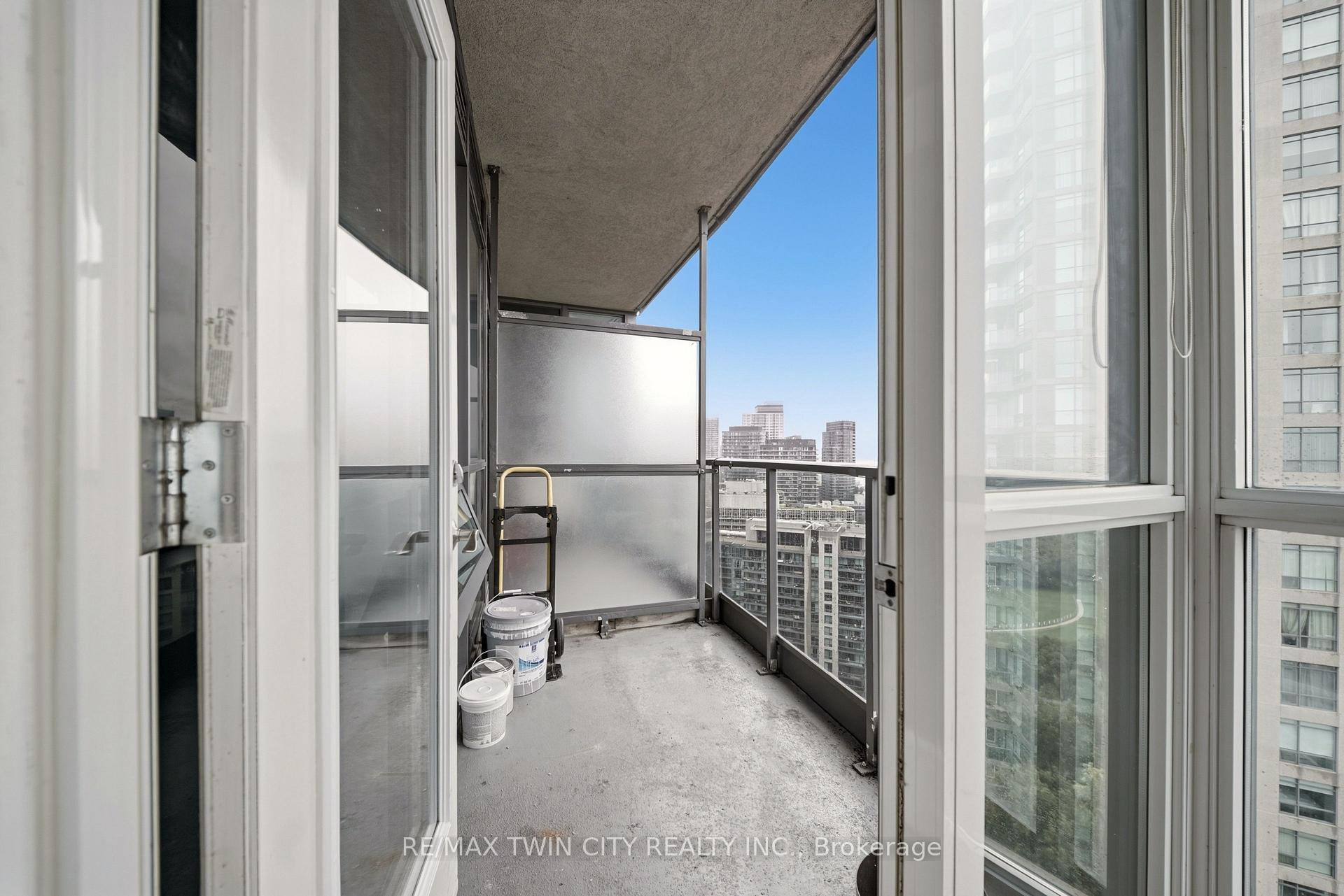 Photo 19 of Unit 2502, 231 Fort York Boulevard, Toronto, Niagara — HOMEH