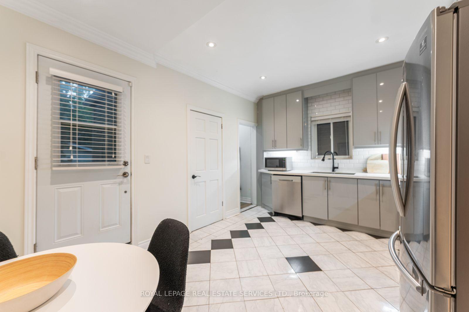 Photo 17 of 58 Pauline Avenue, Toronto, Dovercourt-Wallace Emerson-Junction — HOMEH
