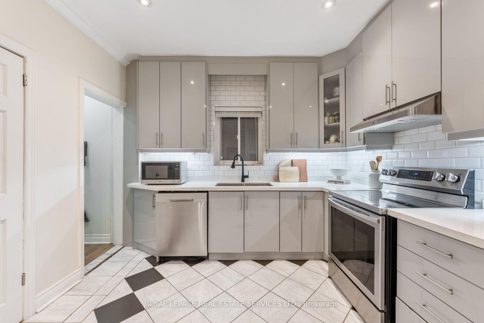 Photo 18 of 58 Pauline Avenue, Toronto, Dovercourt-Wallace Emerson-Junction — HOMEH