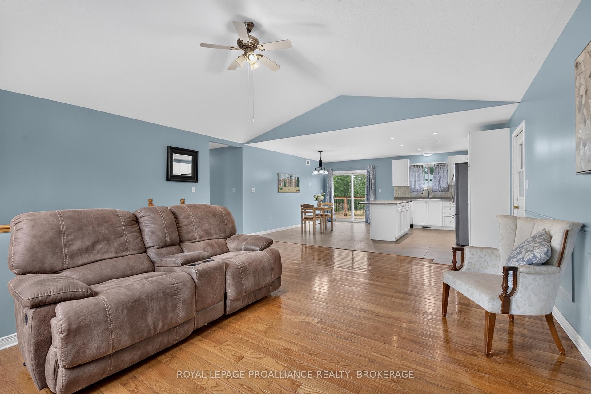 Photo 5 of 1023 Brown's Road, Frontenac, Frontenac Centre — HOMEH