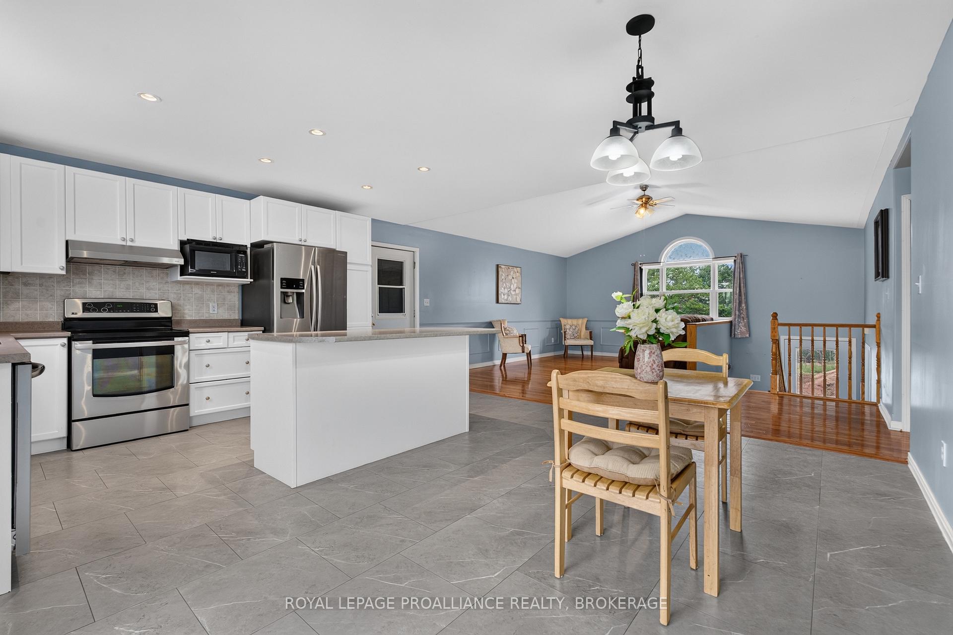 Photo 9 of 1023 Brown's Road, Frontenac, Frontenac Centre — HOMEH