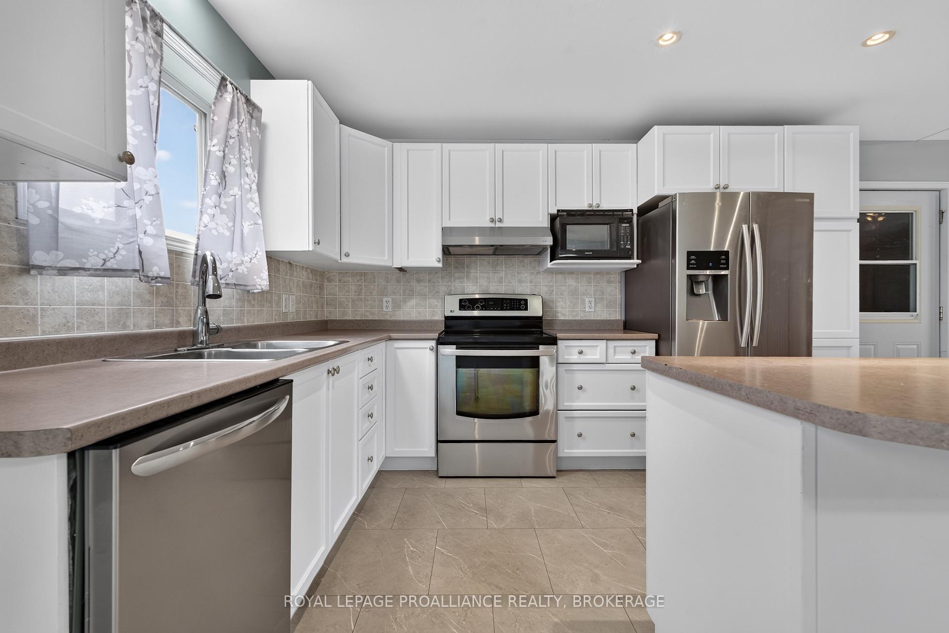 Photo 10 of 1023 Brown's Road, Frontenac, Frontenac Centre — HOMEH