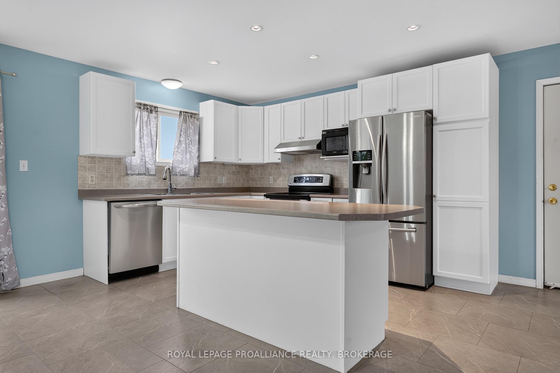 Photo 14 of 1023 Brown's Road, Frontenac, Frontenac Centre — HOMEH