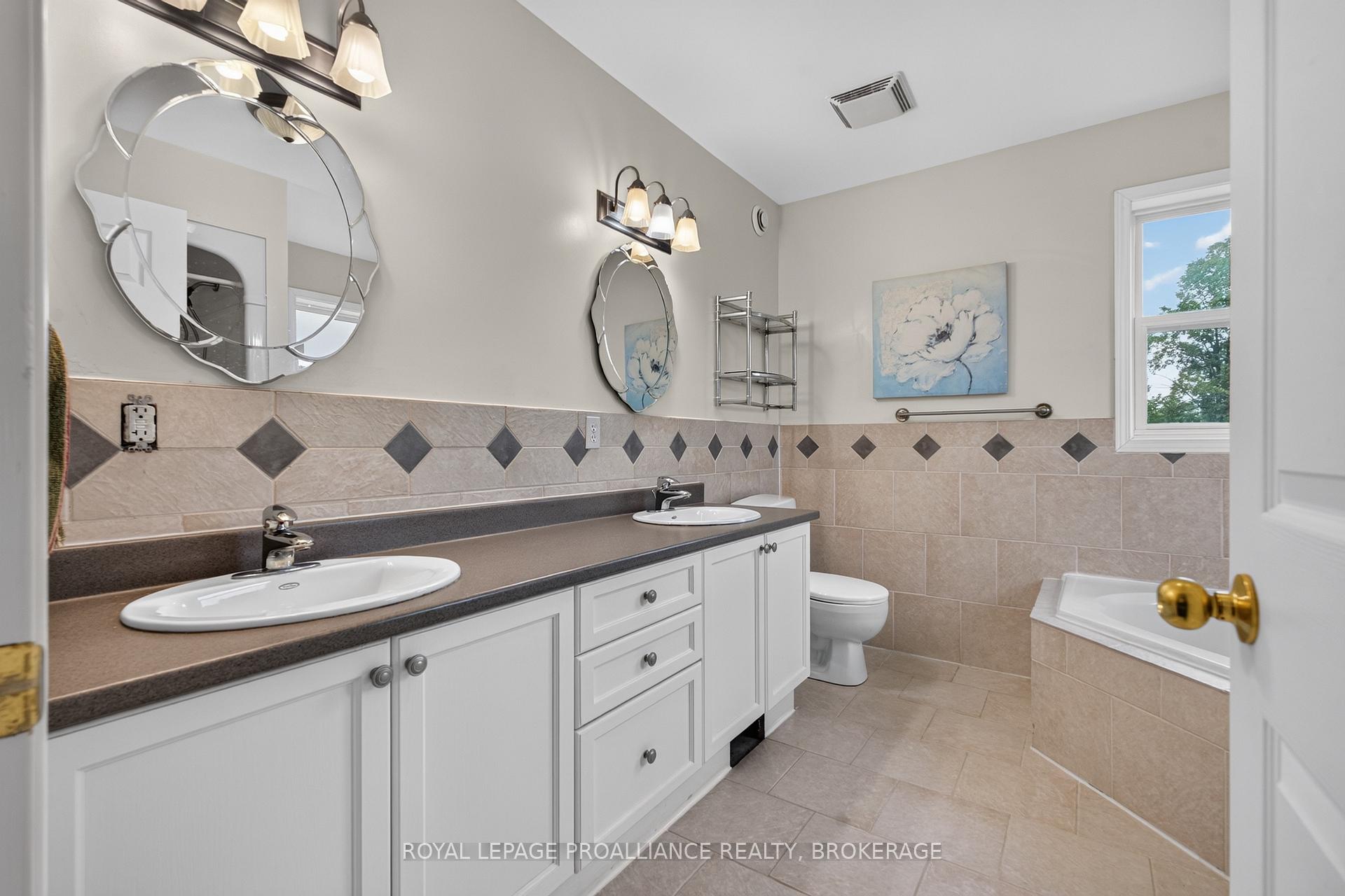 Photo 17 of 1023 Brown's Road, Frontenac, Frontenac Centre — HOMEH