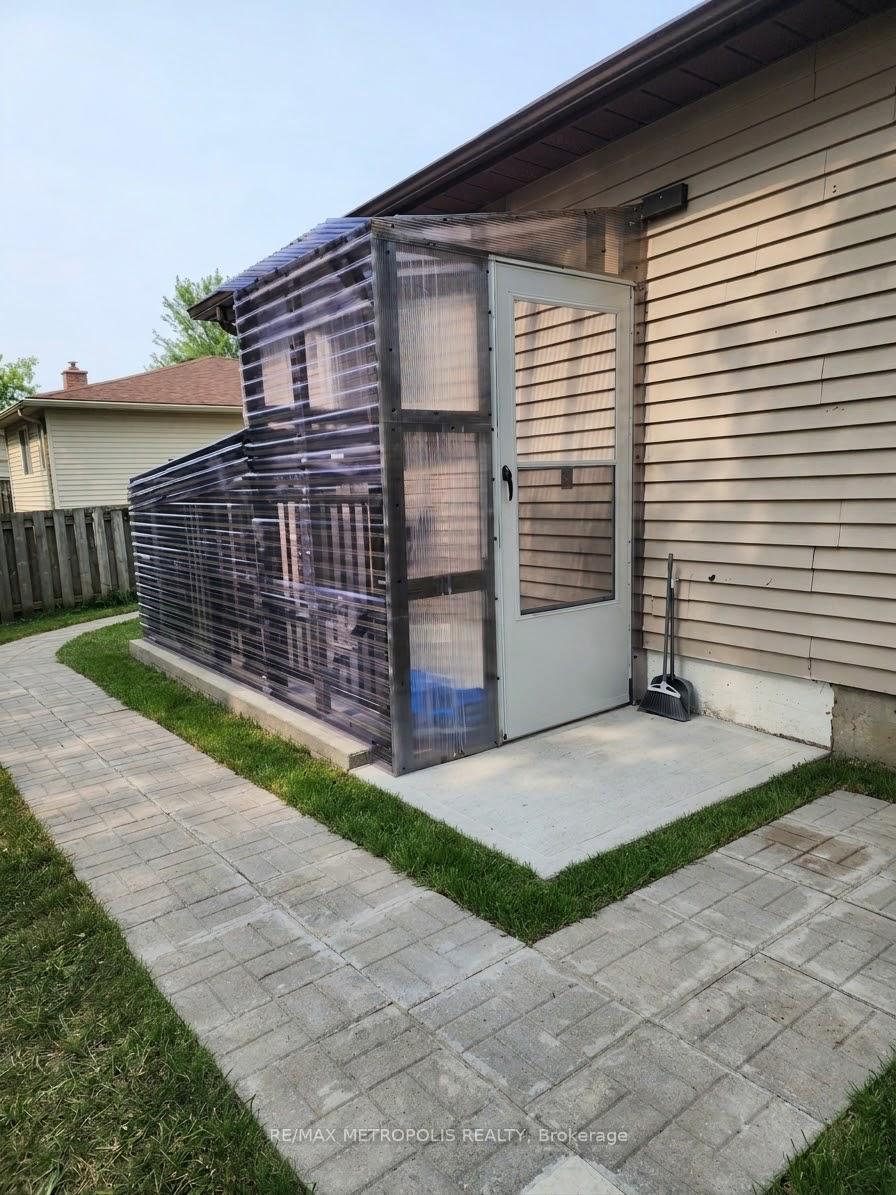 Photo 2 of 65 Gloria Street, Barrie, Sunnidale — HOMEH