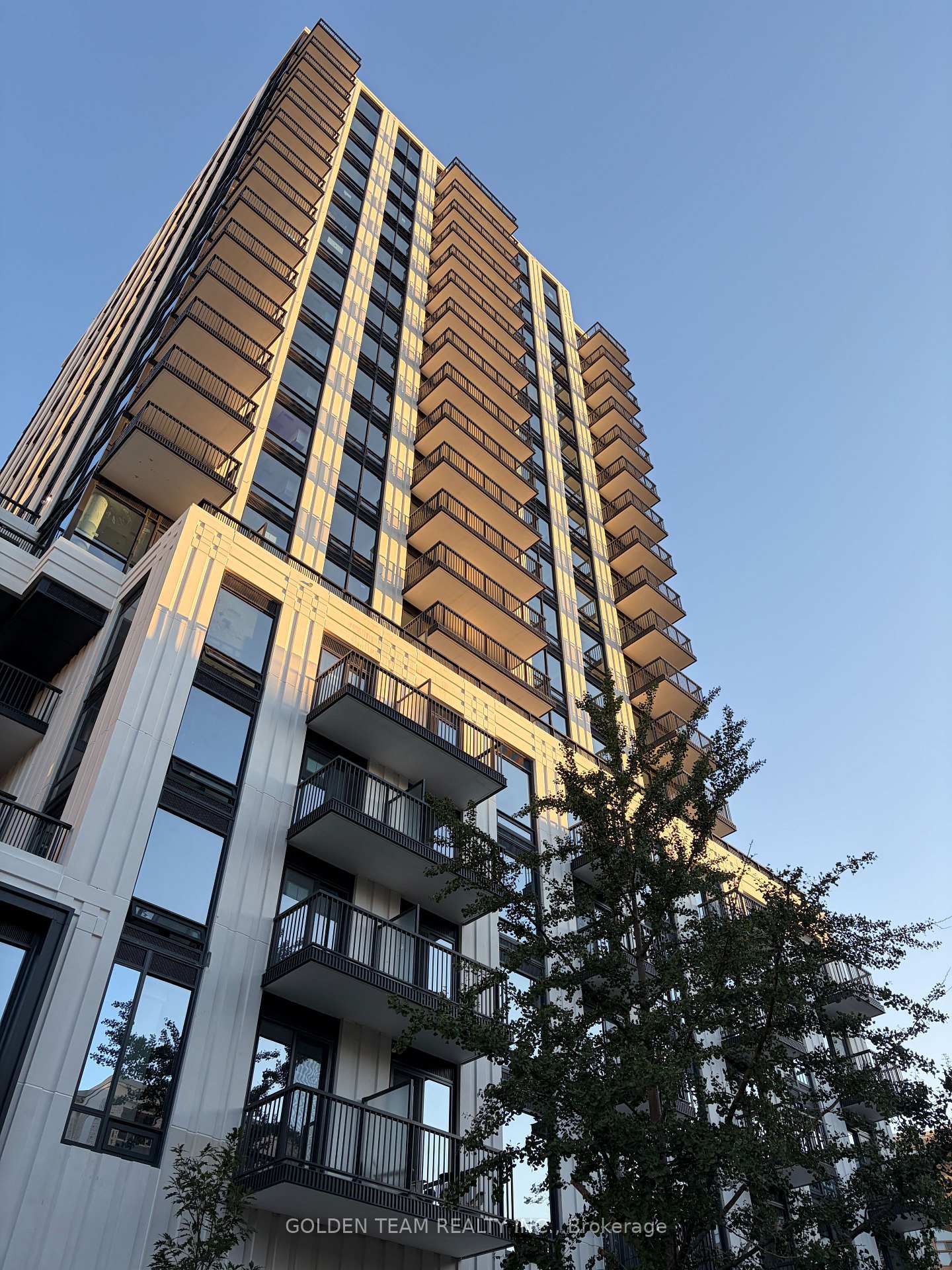 Photo 3 of 89 Montclair Avenue, Toronto, Forest Hill South — HOMEH