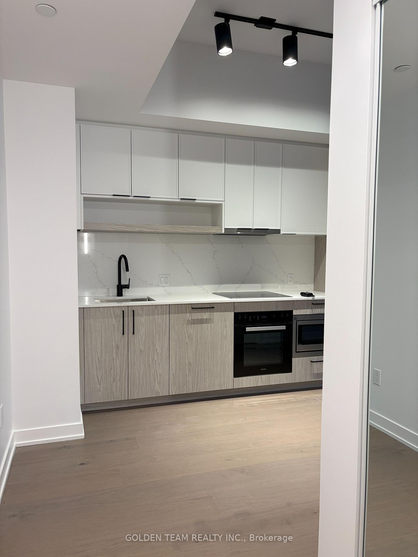 Photo 8 of 89 Montclair Avenue, Toronto, Forest Hill South — HOMEH
