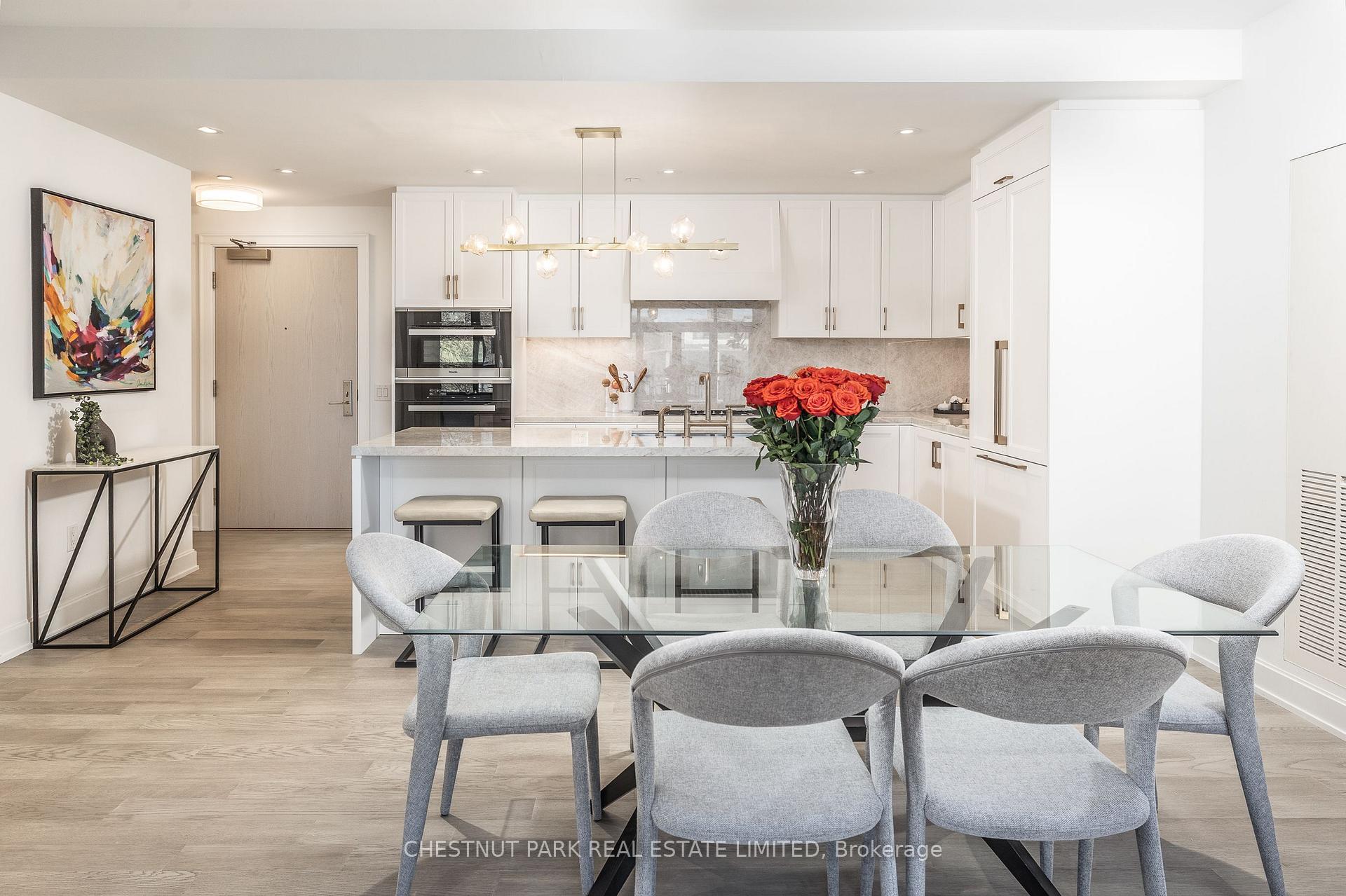 Photo 2 of Unit 408, 1 Strathgowan Avenue, Toronto, Lawrence Park South — HOMEH