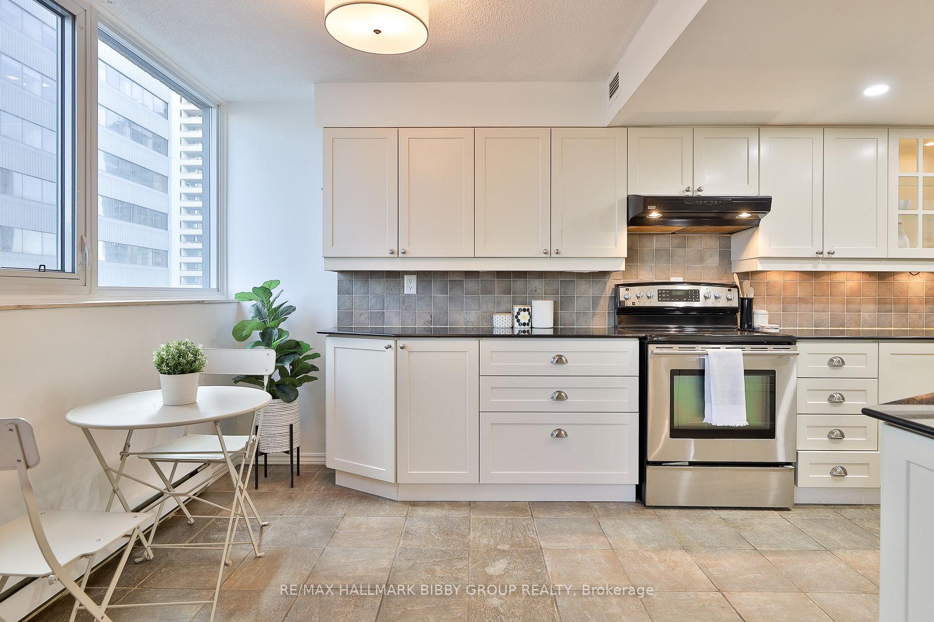 Photo 14 of Unit 1007, 360 Bloor Street E, Toronto, Rosedale-Moore Park — HOMEH