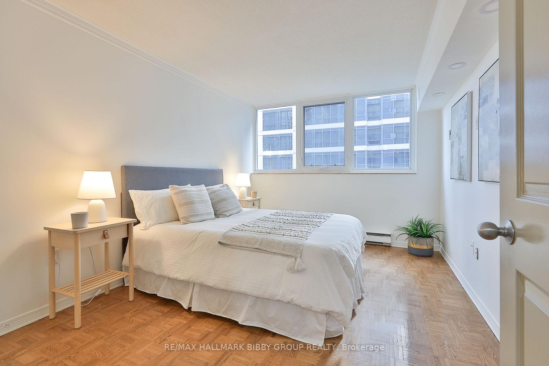 Photo 22 of Unit 1007, 360 Bloor Street E, Toronto, Rosedale-Moore Park — HOMEH
