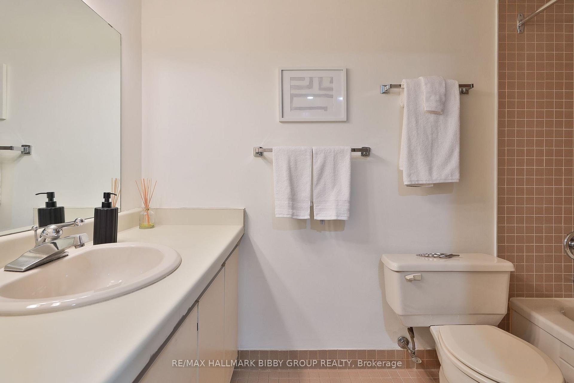 Photo 26 of Unit 1007, 360 Bloor Street E, Toronto, Rosedale-Moore Park — HOMEH