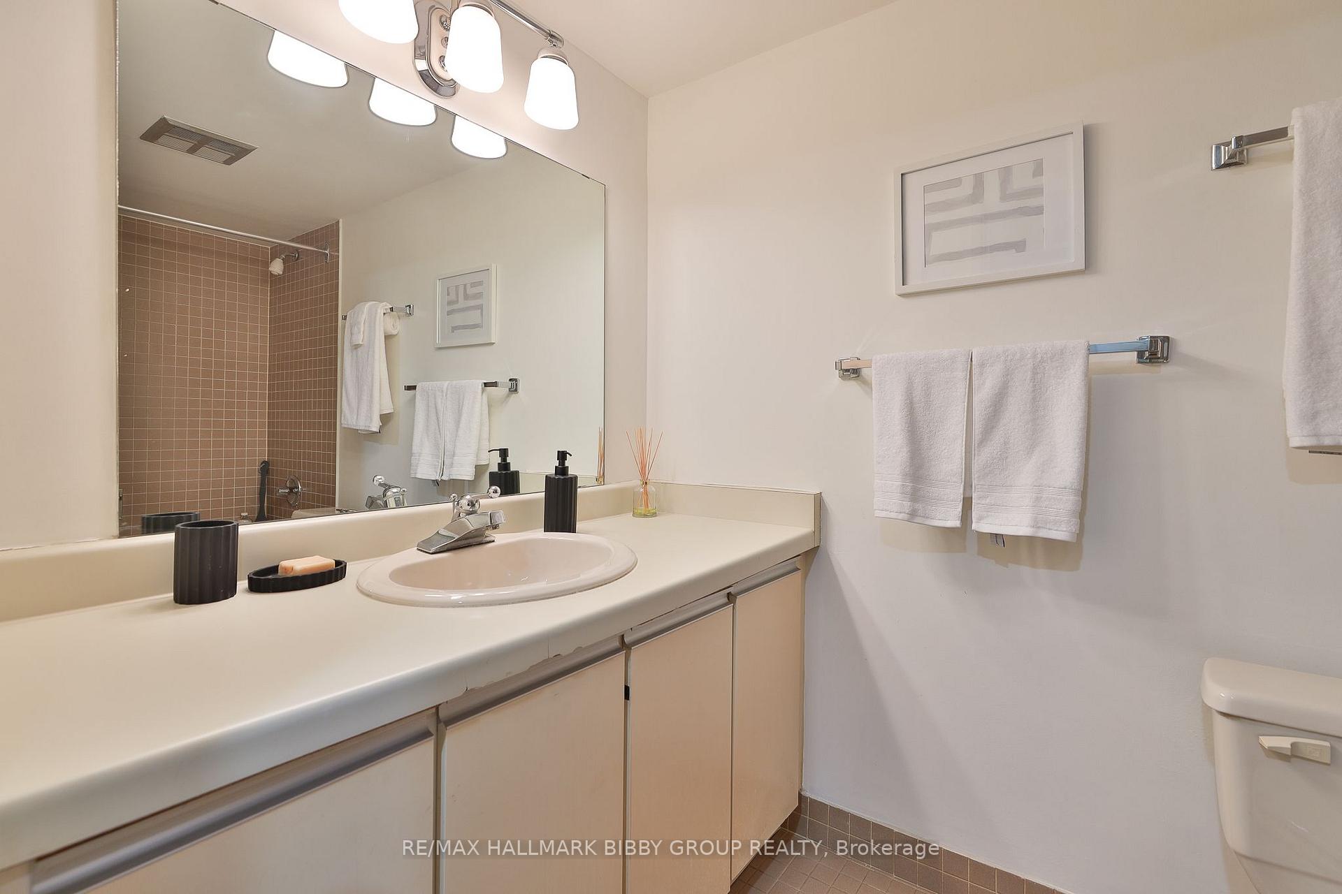 Photo 27 of Unit 1007, 360 Bloor Street E, Toronto, Rosedale-Moore Park — HOMEH