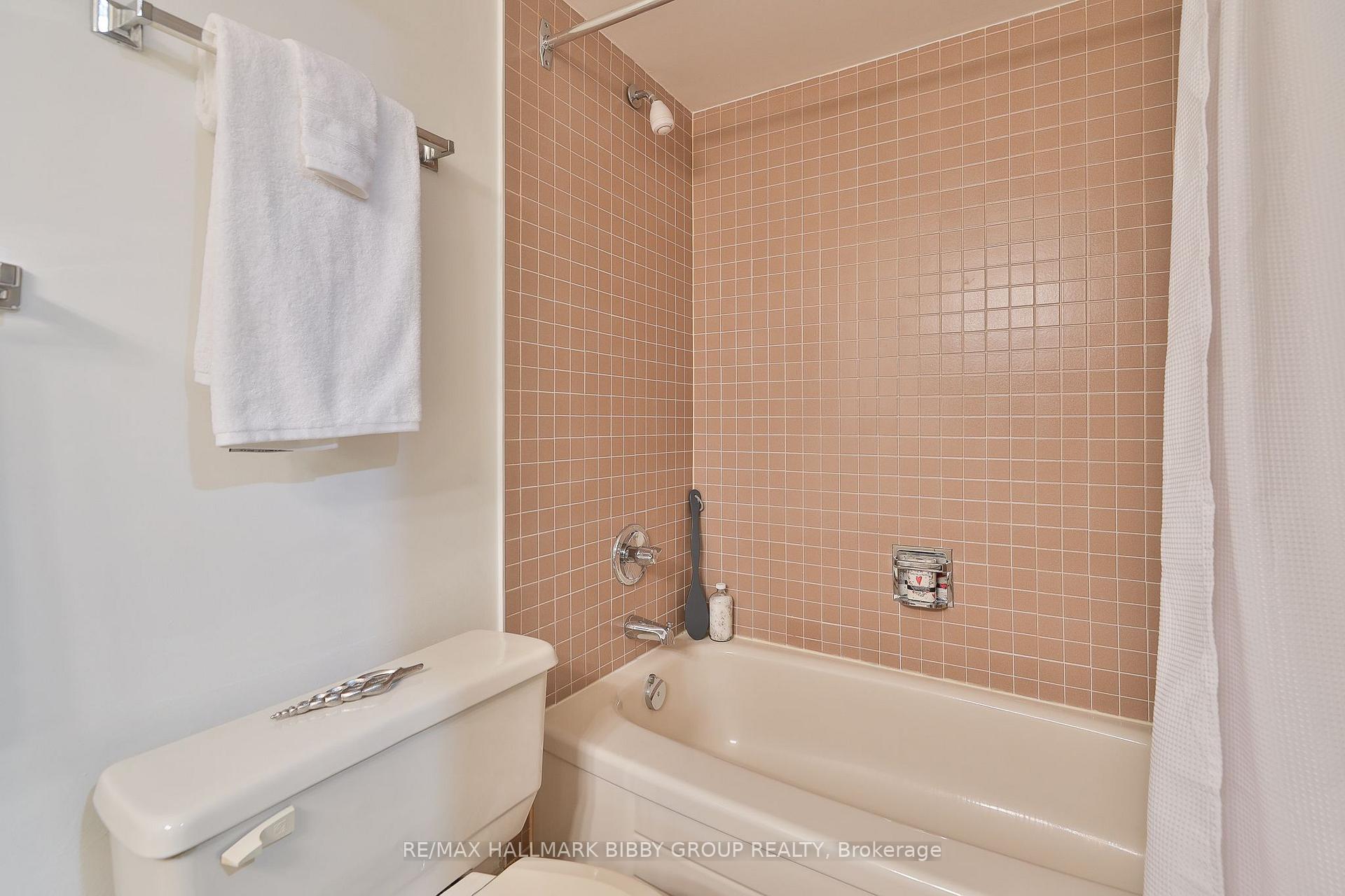 Photo 29 of Unit 1007, 360 Bloor Street E, Toronto, Rosedale-Moore Park — HOMEH