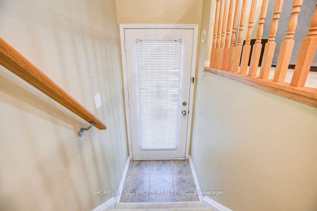 Photo 3 of Unit 64, 60 Fairwood Circle, Brampton, Sandringham-Wellington — HOMEH