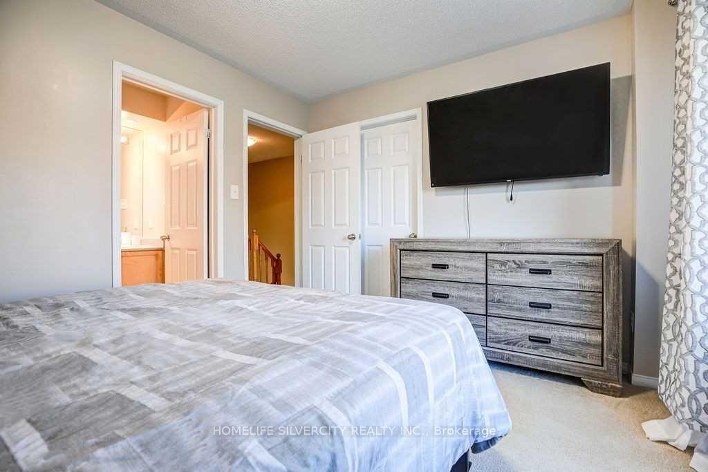 Photo 8 of Unit 64, 60 Fairwood Circle, Brampton, Sandringham-Wellington — HOMEH