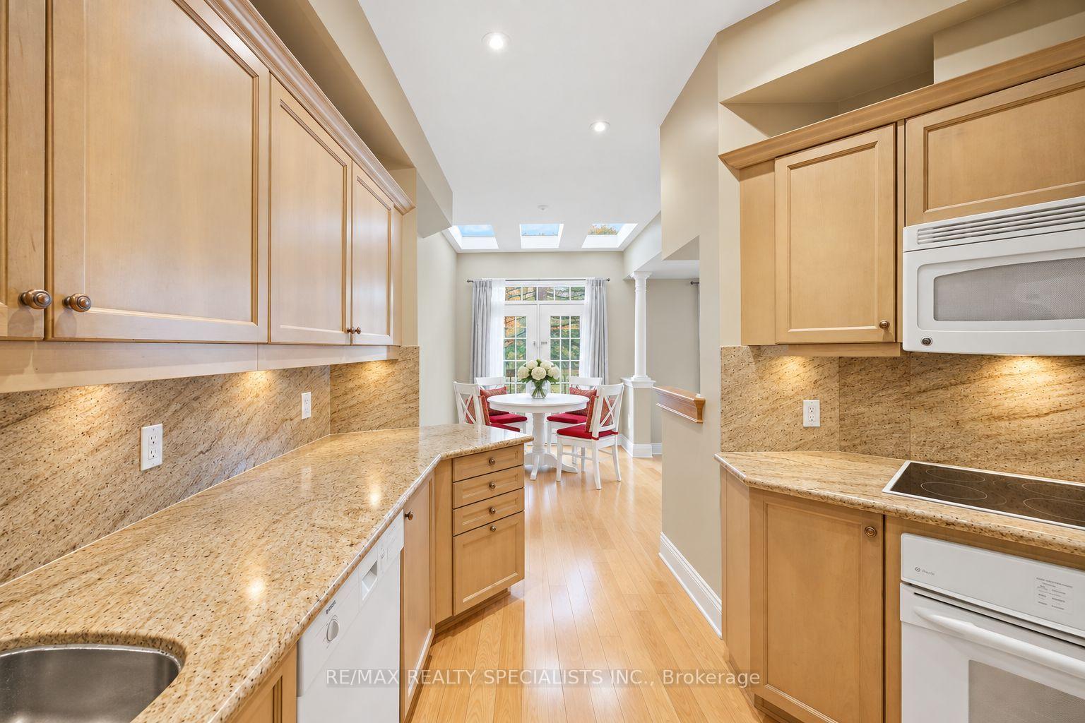 Photo 4 of Unit 35, 2000 The Collegeway, Mississauga, Erin Mills — HOMEH