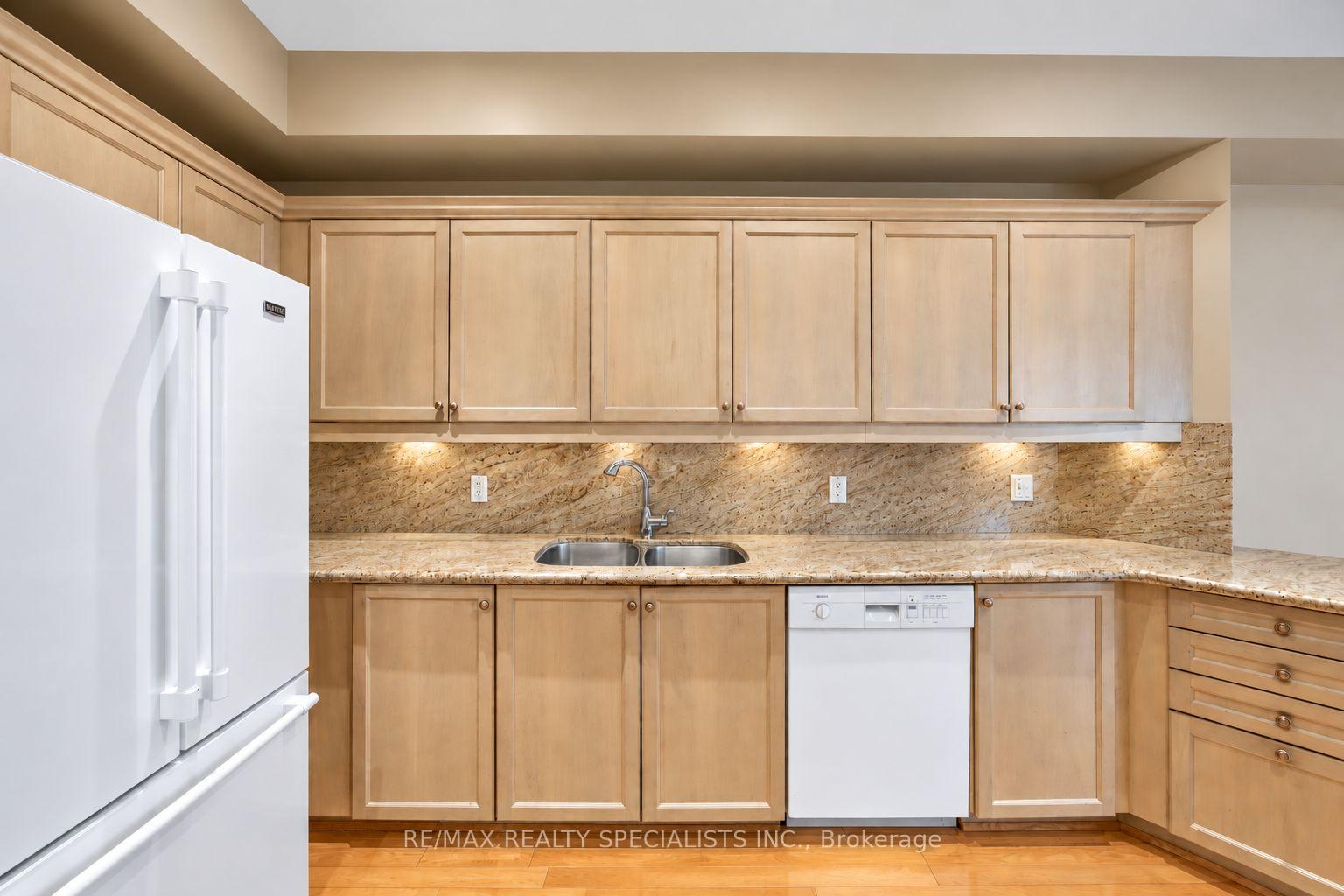 Photo 5 of Unit 35, 2000 The Collegeway, Mississauga, Erin Mills — HOMEH