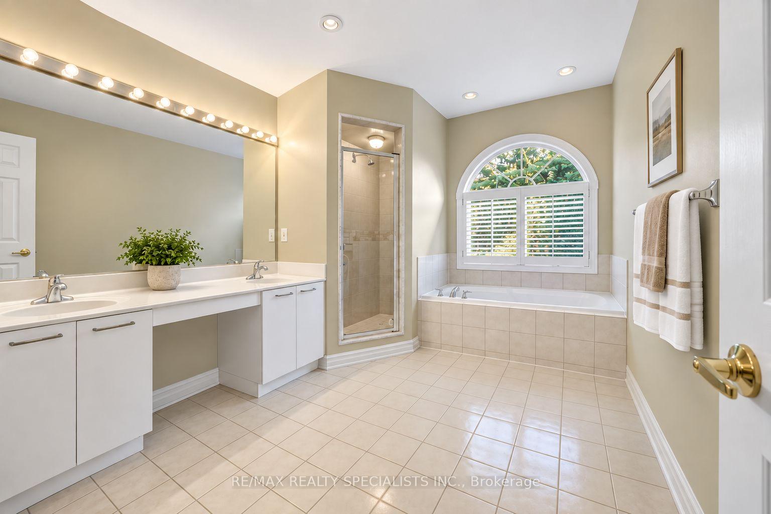 Photo 13 of Unit 35, 2000 The Collegeway, Mississauga, Erin Mills — HOMEH